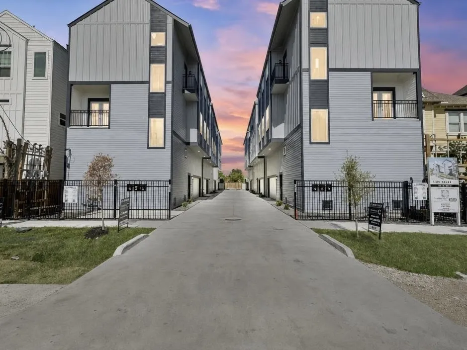 Townhouse For Rent in Harris County , 1221 W 16th Street F, Houston, Texas 77008, 3 Bedroom, 4 Bathroom, 2 Garage spaces, 2,209 Sqft, built in 2023, mls#21376945, Real Estate Agent in Houston, Homes For Rent in Harris county, Homes For Rent in Houston, Realtor in Houston Texas, Real Estate Brokerage Independent Realty Texas, Luminita Cordes Realtor