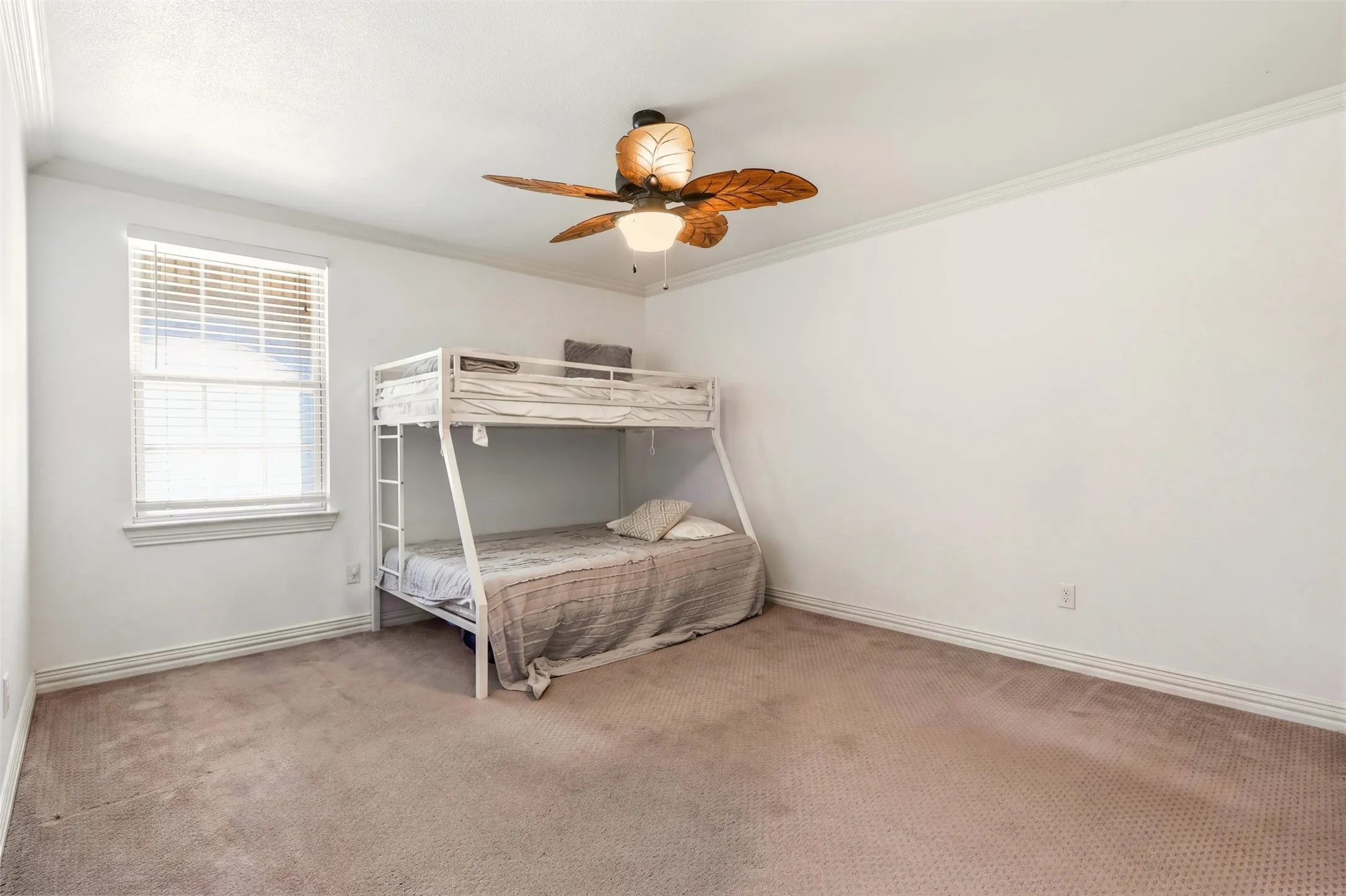 Single Family Residence For Sale in Dallas County , 2119 Edgewood Drive, Grand Prairie, Texas 75052, 4 Bedroom, 3 Bathroom, 2 Garage spaces, 2,752 Sqft, built in 2004, mls#21376312, Real Estate Agent in Grand Prairie, Homes For Sale in Dallas county, Homes For Sale in Grand Prairie, Realtor in Grand Prairie Texas, Real Estate Brokerage Independent Realty Texas, Luminita Cordes Realtor