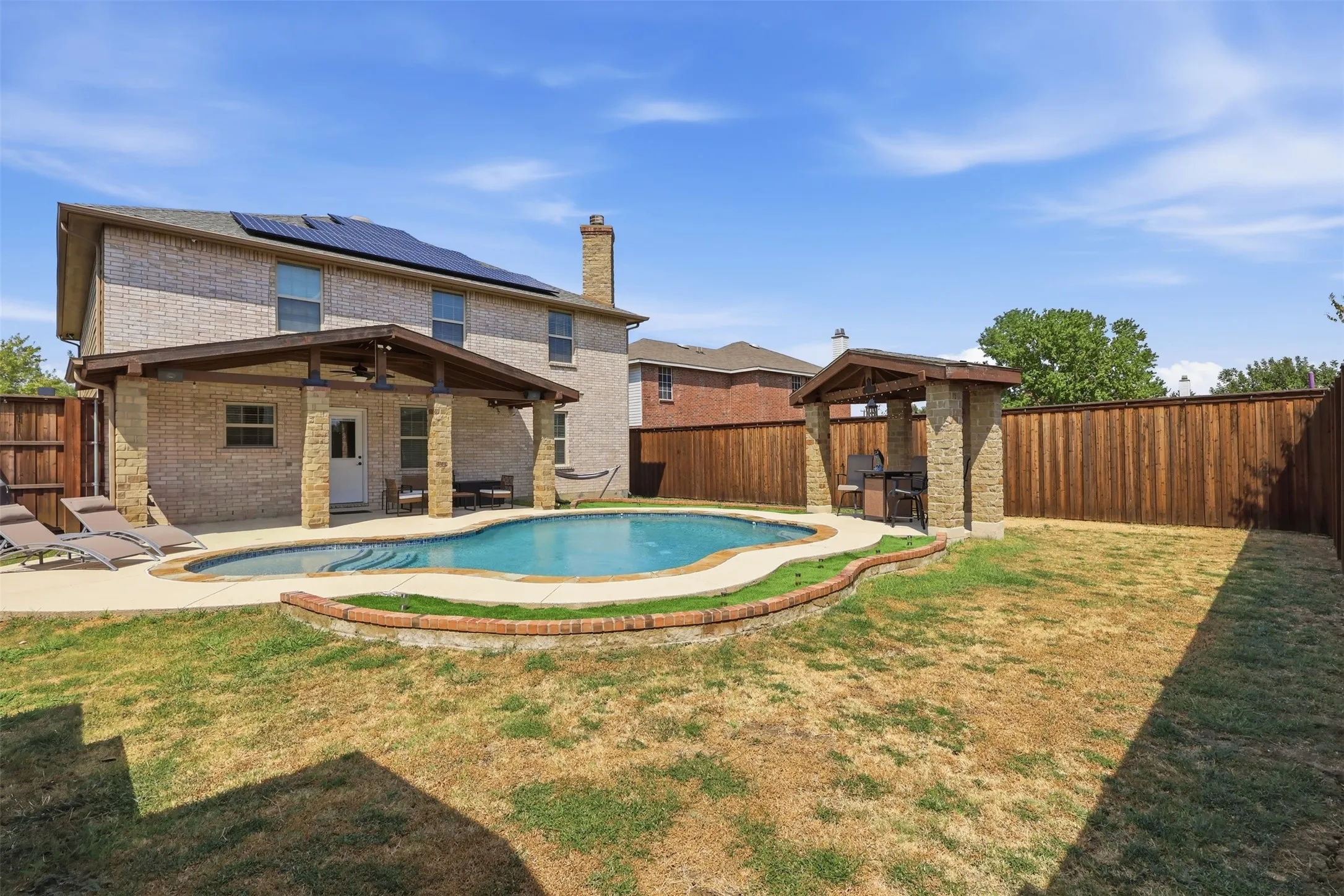 Single Family Residence For Sale in Dallas County , 2119 Edgewood Drive, Grand Prairie, Texas 75052, 4 Bedroom, 3 Bathroom, 2 Garage spaces, 2,752 Sqft, built in 2004, mls#21376312, Real Estate Agent in Grand Prairie, Homes For Sale in Dallas county, Homes For Sale in Grand Prairie, Realtor in Grand Prairie Texas, Real Estate Brokerage Independent Realty Texas, Luminita Cordes Realtor