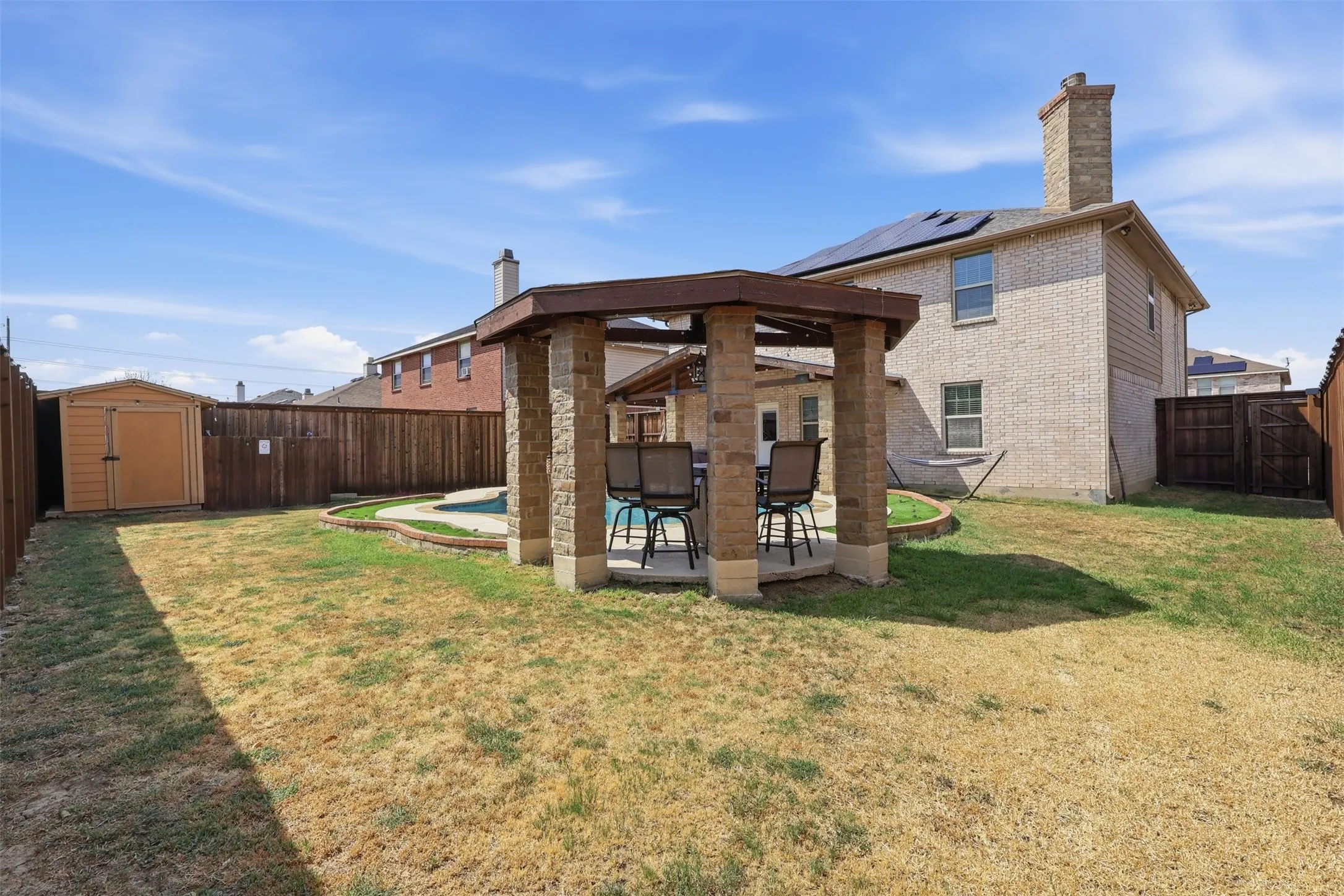 Single Family Residence For Sale in Dallas County , 2119 Edgewood Drive, Grand Prairie, Texas 75052, 4 Bedroom, 3 Bathroom, 2 Garage spaces, 2,752 Sqft, built in 2004, mls#21376312, Real Estate Agent in Grand Prairie, Homes For Sale in Dallas county, Homes For Sale in Grand Prairie, Realtor in Grand Prairie Texas, Real Estate Brokerage Independent Realty Texas, Luminita Cordes Realtor