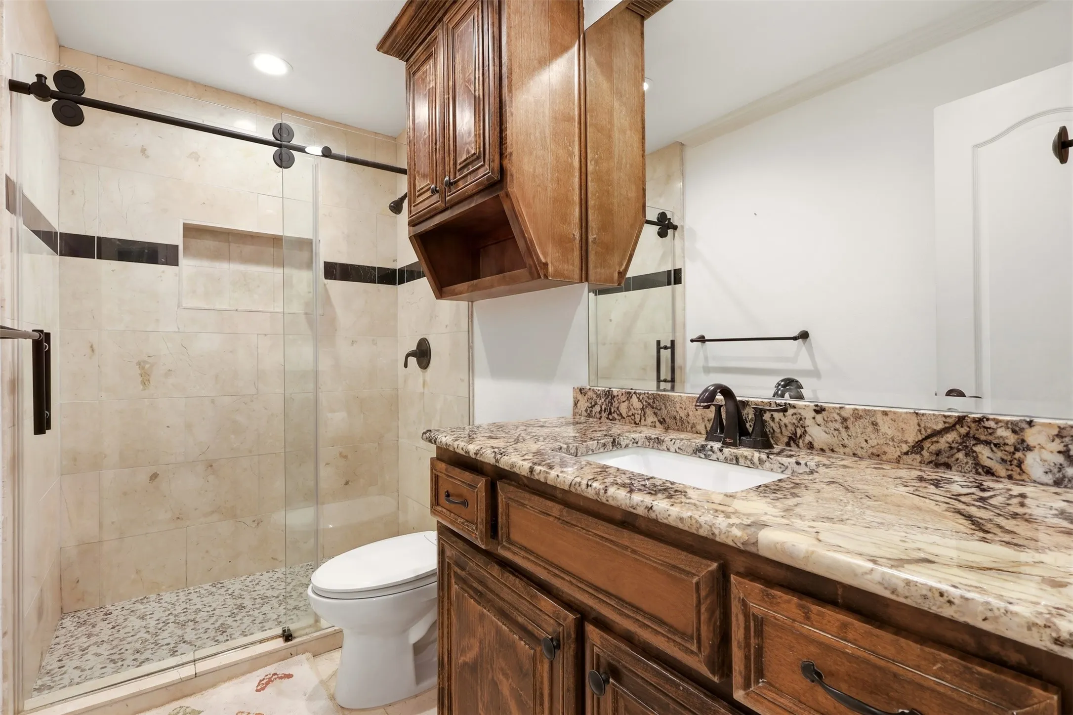 Single Family Residence For Sale in Dallas County , 2119 Edgewood Drive, Grand Prairie, Texas 75052, 4 Bedroom, 3 Bathroom, 2 Garage spaces, 2,752 Sqft, built in 2004, mls#21376312, Real Estate Agent in Grand Prairie, Homes For Sale in Dallas county, Homes For Sale in Grand Prairie, Realtor in Grand Prairie Texas, Real Estate Brokerage Independent Realty Texas, Luminita Cordes Realtor