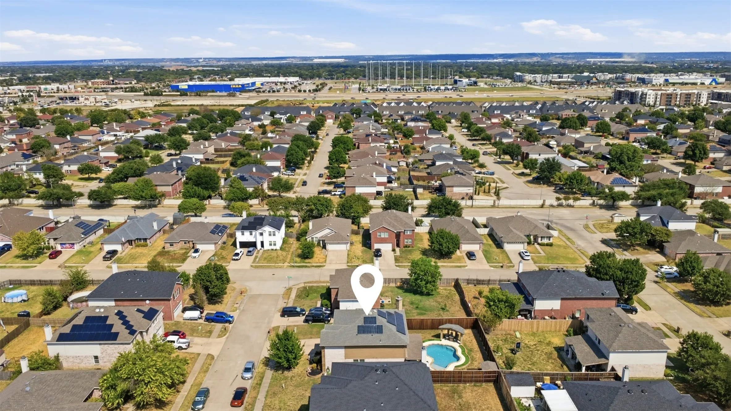 Single Family Residence For Sale in Dallas County , 2119 Edgewood Drive, Grand Prairie, Texas 75052, 4 Bedroom, 3 Bathroom, 2 Garage spaces, 2,752 Sqft, built in 2004, mls#21376312, Real Estate Agent in Grand Prairie, Homes For Sale in Dallas county, Homes For Sale in Grand Prairie, Realtor in Grand Prairie Texas, Real Estate Brokerage Independent Realty Texas, Luminita Cordes Realtor