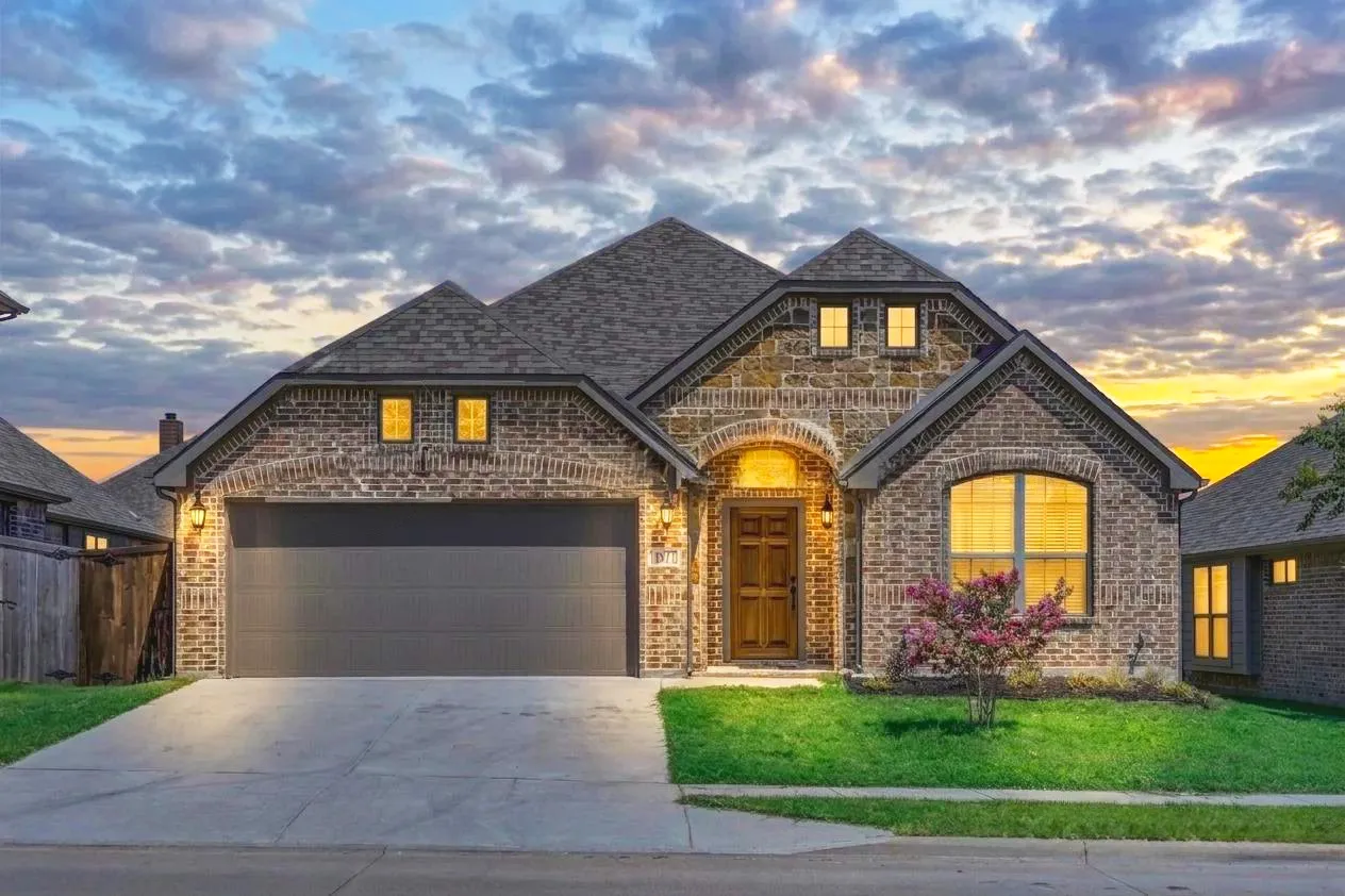 Single Family Residence For Sale in Tarrant County , 11812 Wax Myrtle Trail, Fort Worth, Texas 76108, 4 Bedroom, 2 Bathroom, 1 Garage spaces, 1,949 Sqft, built in 2021, mls#21373107, Real Estate Agent in Fort Worth, Homes For Sale in Tarrant county, Homes For Sale in Fort Worth, Realtor in Fort Worth Texas, Real Estate Brokerage Independent Realty Texas, Luminita Cordes Realtor