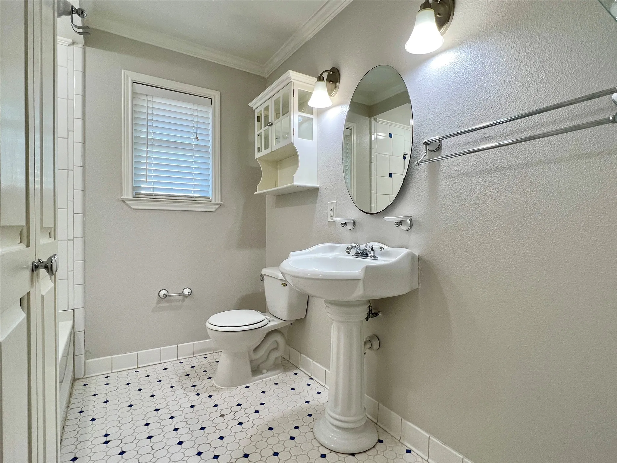 Duplex For Rent in Dallas County , 11220 Wyatt Street, Dallas, Texas 75218, 2 Bedroom, 1 Bathroom, Garage spaces, 1,019 Sqft, built in 1958, mls#21376948, Real Estate Agent in Dallas, Homes For Rent in Dallas county, Homes For Rent in Dallas, Realtor in Dallas Texas, Real Estate Brokerage Independent Realty Texas, Luminita Cordes Realtor