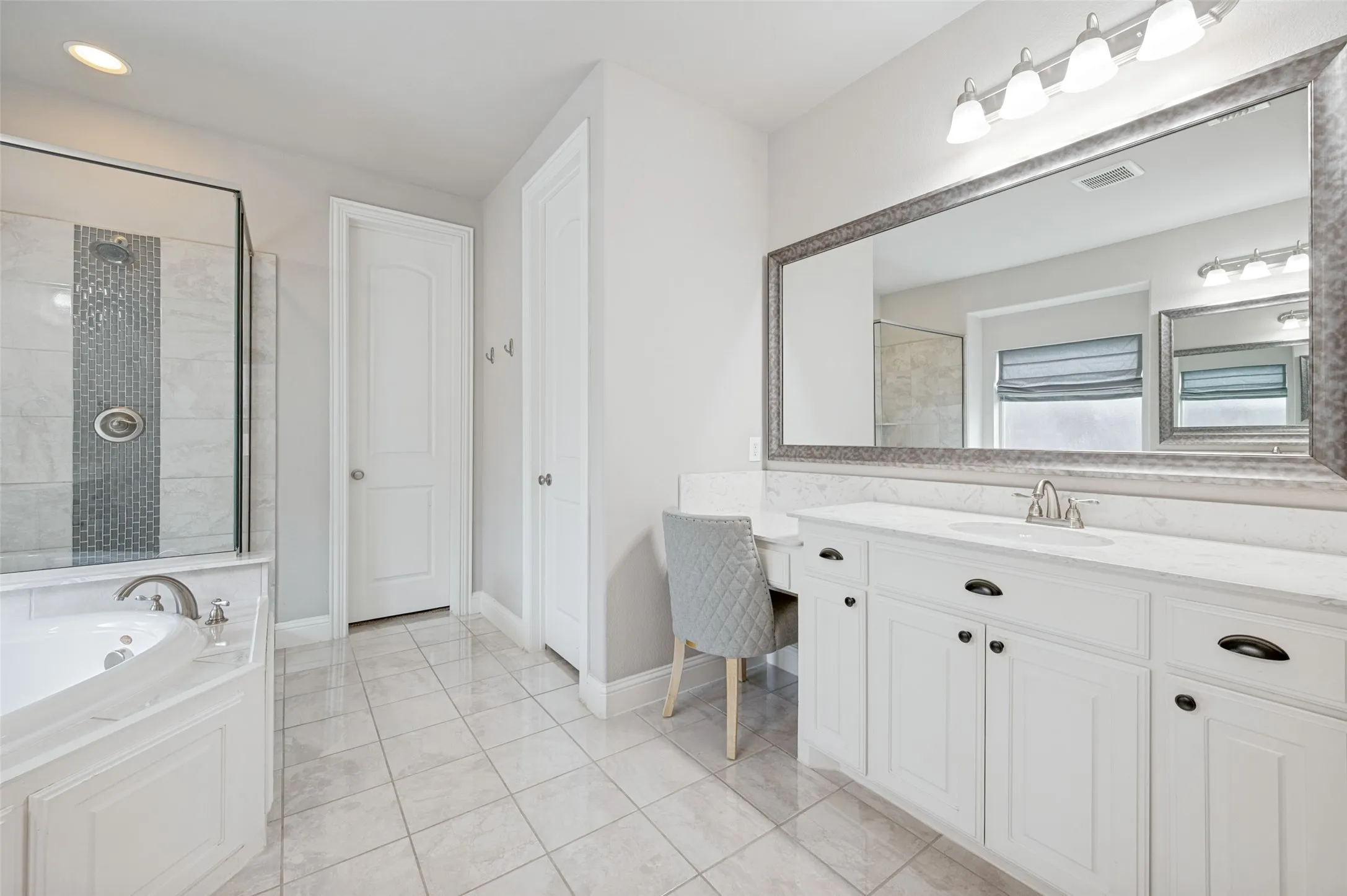 Single Family Residence For Sale in Denton County , 808 Nathanael Greene Court, Aubrey, Texas 76227, 4 Bedroom, 3 Bathroom, 2 Garage spaces, 2,872 Sqft, built in 2016, mls#21374959, Real Estate Agent in Aubrey, Homes For Sale in Denton county, Homes For Sale in Aubrey, Realtor in Aubrey Texas, Real Estate Brokerage Independent Realty Texas, Luminita Cordes Realtor