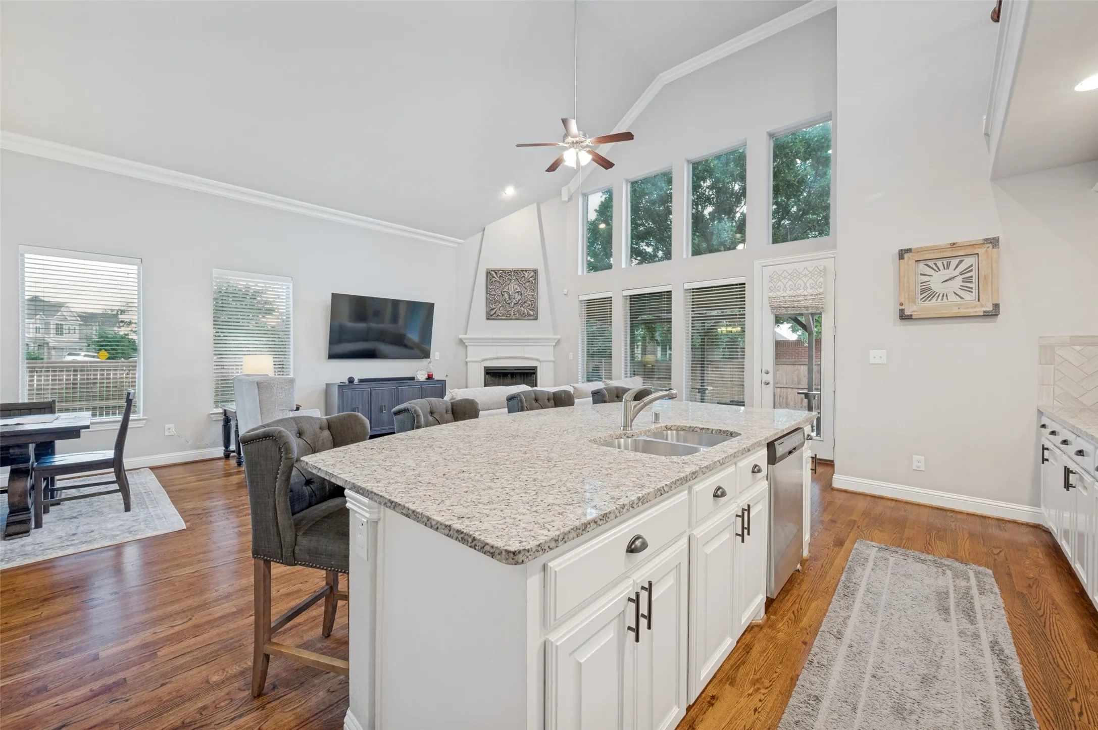 Single Family Residence For Sale in Denton County , 808 Nathanael Greene Court, Aubrey, Texas 76227, 4 Bedroom, 3 Bathroom, 2 Garage spaces, 2,872 Sqft, built in 2016, mls#21374959, Real Estate Agent in Aubrey, Homes For Sale in Denton county, Homes For Sale in Aubrey, Realtor in Aubrey Texas, Real Estate Brokerage Independent Realty Texas, Luminita Cordes Realtor