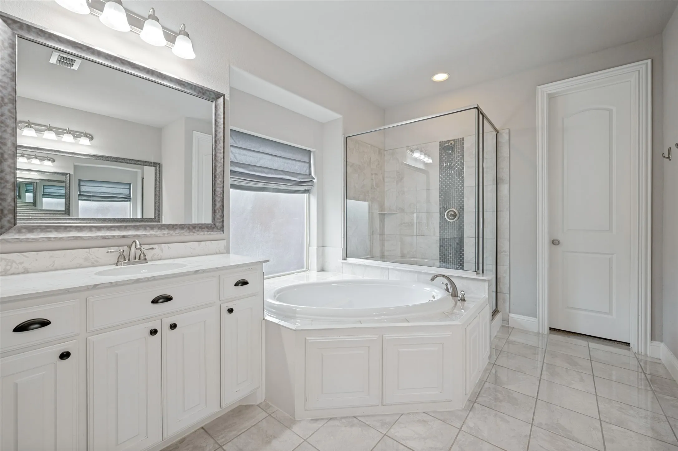 Single Family Residence For Sale in Denton County , 808 Nathanael Greene Court, Aubrey, Texas 76227, 4 Bedroom, 3 Bathroom, 2 Garage spaces, 2,872 Sqft, built in 2016, mls#21374959, Real Estate Agent in Aubrey, Homes For Sale in Denton county, Homes For Sale in Aubrey, Realtor in Aubrey Texas, Real Estate Brokerage Independent Realty Texas, Luminita Cordes Realtor