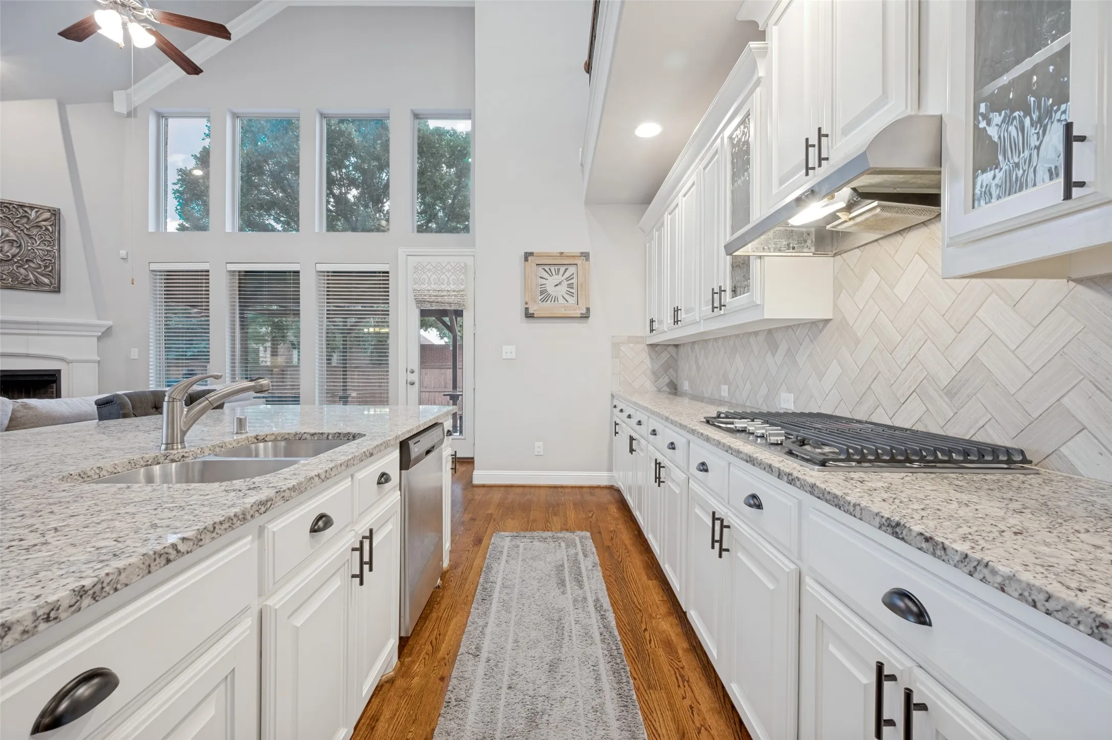 Single Family Residence For Sale in Denton County , 808 Nathanael Greene Court, Aubrey, Texas 76227, 4 Bedroom, 3 Bathroom, 2 Garage spaces, 2,872 Sqft, built in 2016, mls#21374959, Real Estate Agent in Aubrey, Homes For Sale in Denton county, Homes For Sale in Aubrey, Realtor in Aubrey Texas, Real Estate Brokerage Independent Realty Texas, Luminita Cordes Realtor
