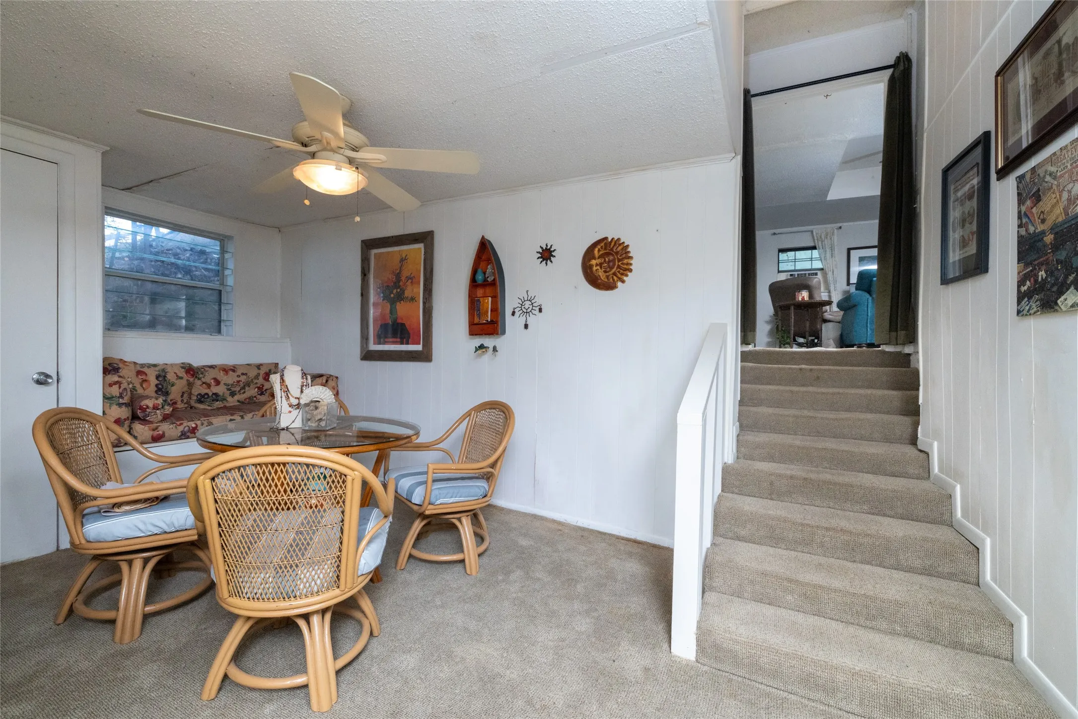 Single Family Residence For Sale in Wise County , 1009 Mesquite Point, Lake Bridgeport, Texas 76426, 3 Bedroom, 2 Bathroom, 1 Garage spaces, 1,800 Sqft, built in 1970, mls#21376091, Real Estate Agent in Lake Bridgeport, Homes For Sale in Wise county, Homes For Sale in Lake Bridgeport, Realtor in Lake Bridgeport Texas, Real Estate Brokerage Independent Realty Texas, Luminita Cordes Realtor