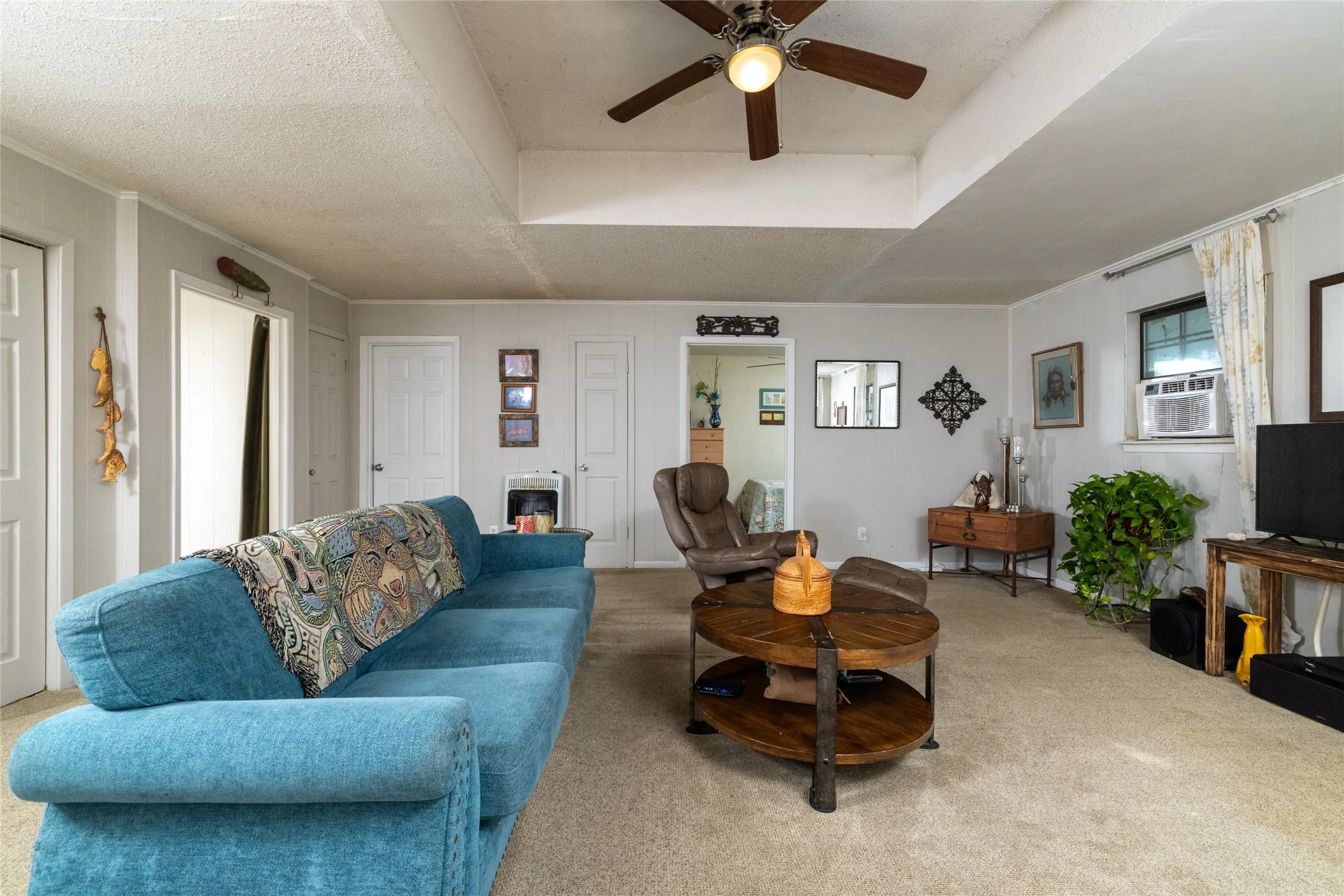Single Family Residence For Sale in Wise County , 1009 Mesquite Point, Lake Bridgeport, Texas 76426, 3 Bedroom, 2 Bathroom, 1 Garage spaces, 1,800 Sqft, built in 1970, mls#21376091, Real Estate Agent in Lake Bridgeport, Homes For Sale in Wise county, Homes For Sale in Lake Bridgeport, Realtor in Lake Bridgeport Texas, Real Estate Brokerage Independent Realty Texas, Luminita Cordes Realtor