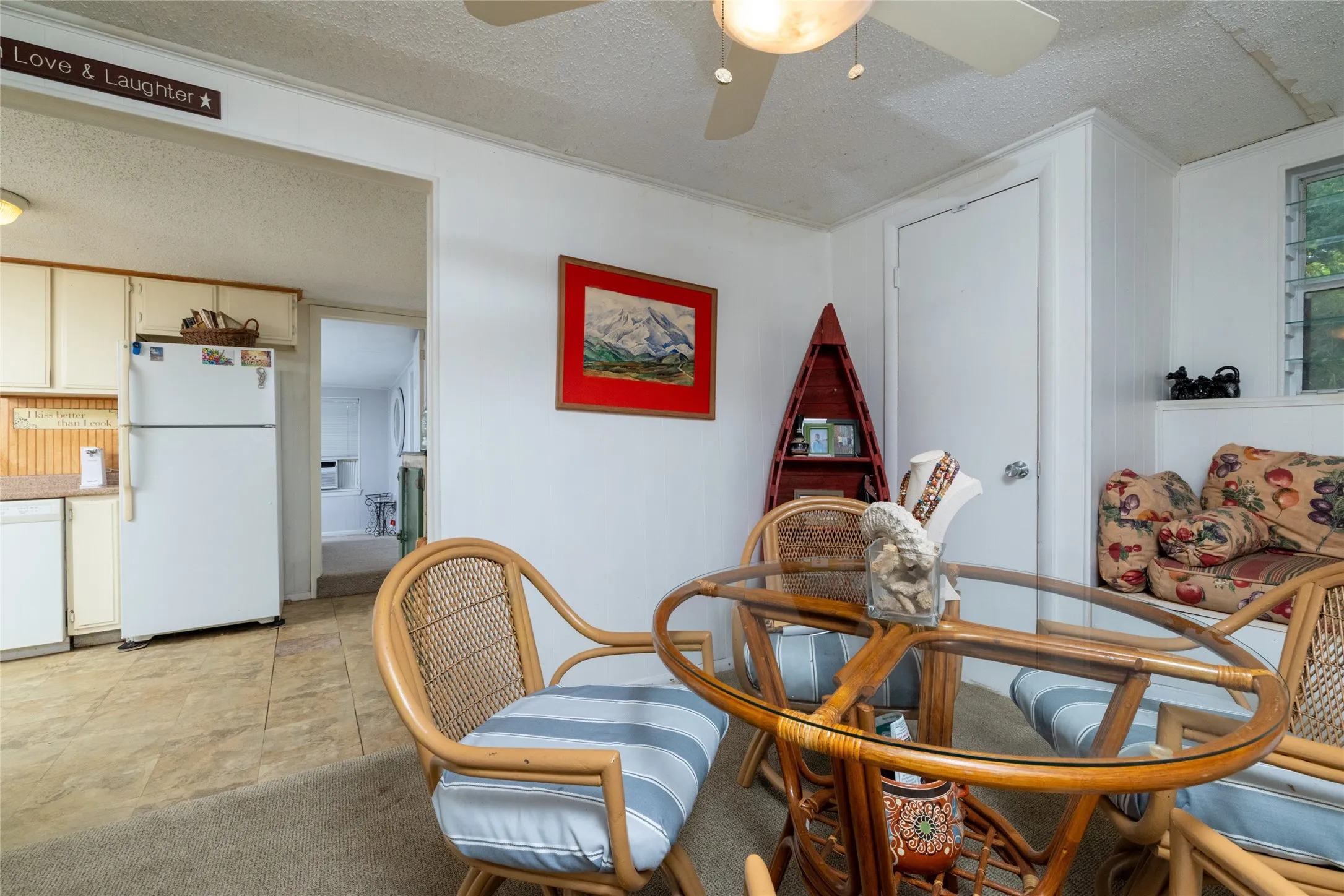 Single Family Residence For Sale in Wise County , 1009 Mesquite Point, Lake Bridgeport, Texas 76426, 3 Bedroom, 2 Bathroom, 1 Garage spaces, 1,800 Sqft, built in 1970, mls#21376091, Real Estate Agent in Lake Bridgeport, Homes For Sale in Wise county, Homes For Sale in Lake Bridgeport, Realtor in Lake Bridgeport Texas, Real Estate Brokerage Independent Realty Texas, Luminita Cordes Realtor