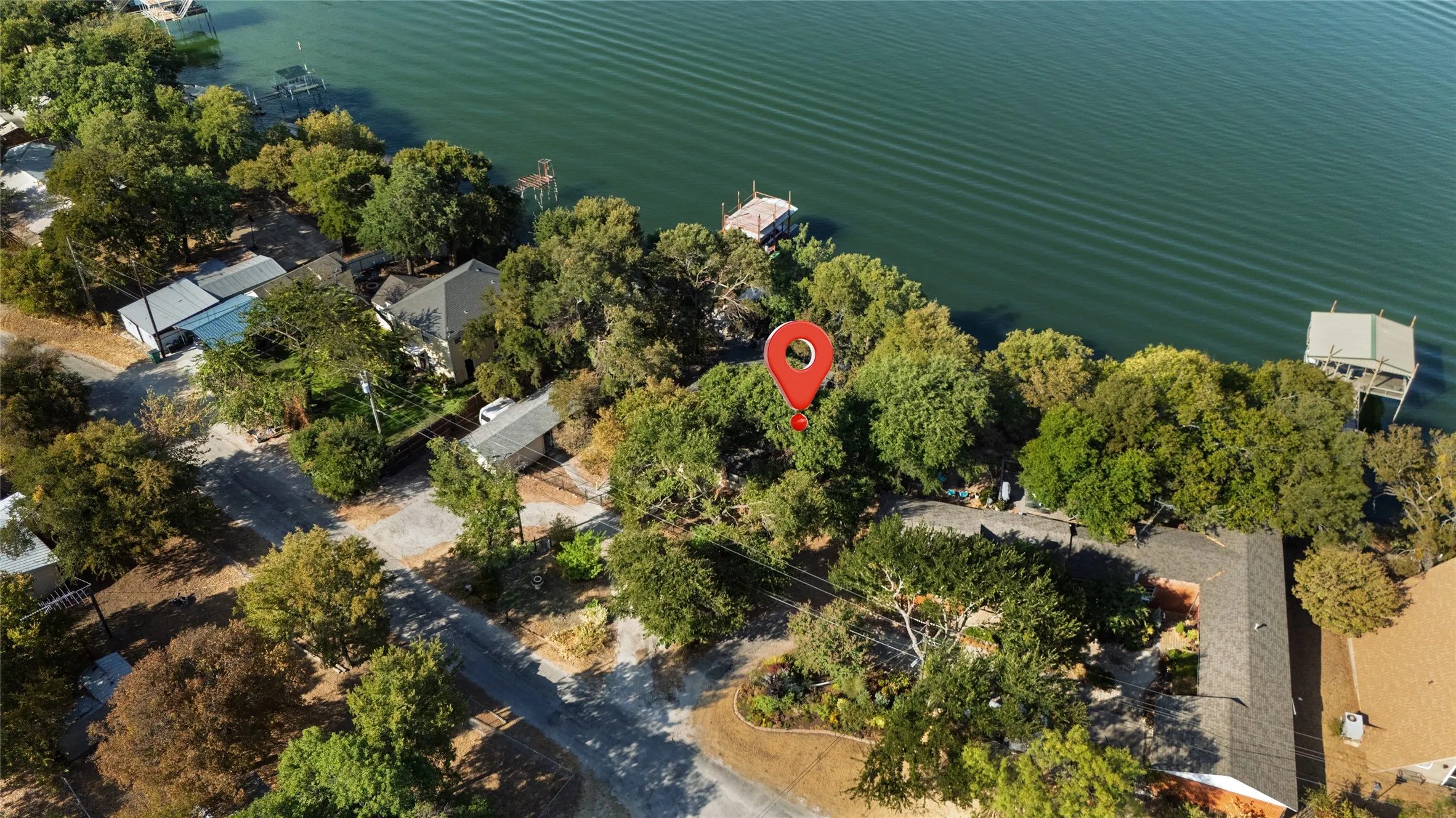 Single Family Residence For Sale in Wise County , 1009 Mesquite Point, Lake Bridgeport, Texas 76426, 3 Bedroom, 2 Bathroom, 1 Garage spaces, 1,800 Sqft, built in 1970, mls#21376091, Real Estate Agent in Lake Bridgeport, Homes For Sale in Wise county, Homes For Sale in Lake Bridgeport, Realtor in Lake Bridgeport Texas, Real Estate Brokerage Independent Realty Texas, Luminita Cordes Realtor