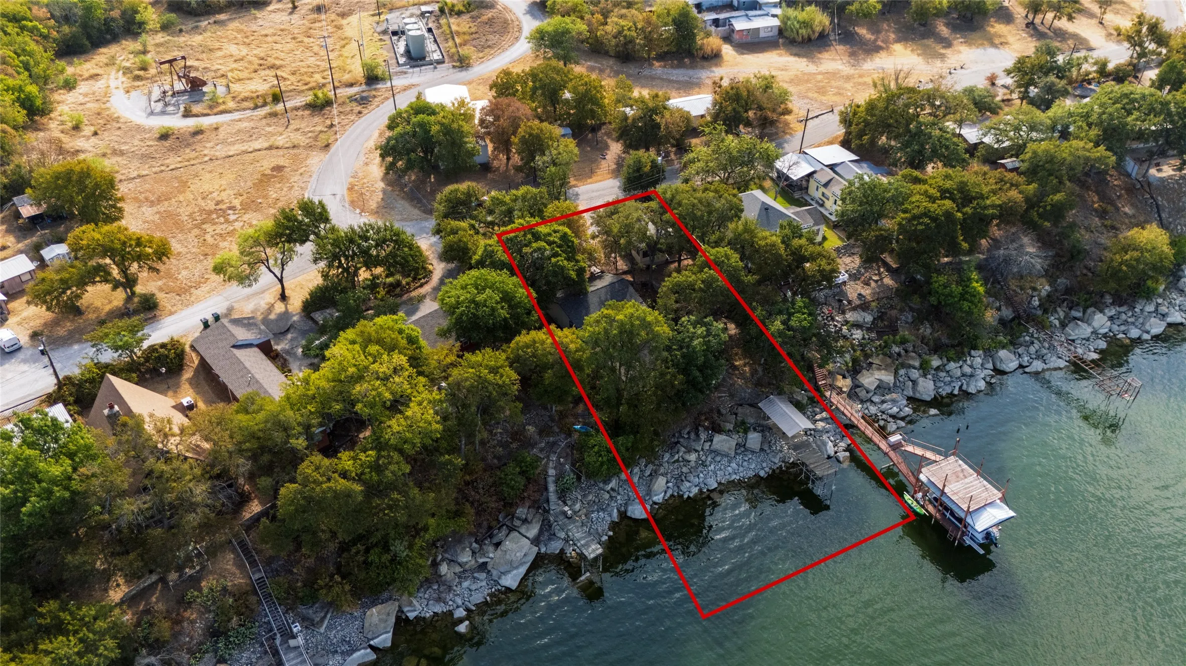 Single Family Residence For Sale in Wise County , 1009 Mesquite Point, Lake Bridgeport, Texas 76426, 3 Bedroom, 2 Bathroom, 1 Garage spaces, 1,800 Sqft, built in 1970, mls#21376091, Real Estate Agent in Lake Bridgeport, Homes For Sale in Wise county, Homes For Sale in Lake Bridgeport, Realtor in Lake Bridgeport Texas, Real Estate Brokerage Independent Realty Texas, Luminita Cordes Realtor