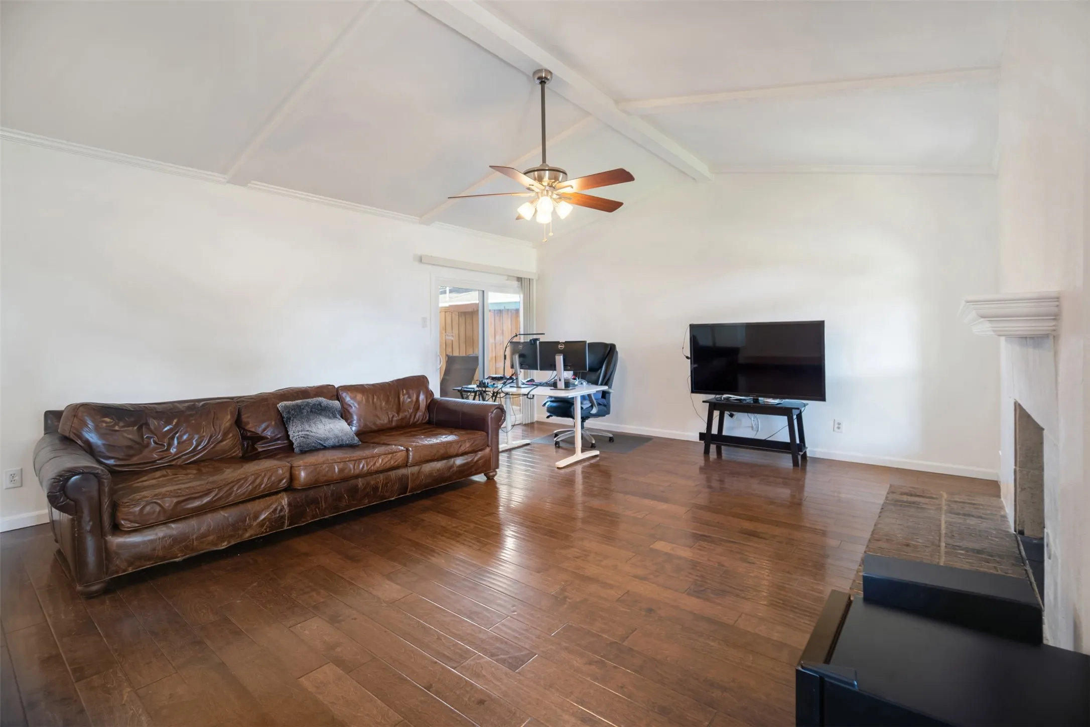 Single Family Residence For Sale in Collin County , 2209 Overglen Drive, Plano, Texas 75074, 3 Bedroom, 2 Bathroom, 2 Garage spaces, 1,444 Sqft, built in 1971, mls#21376845, Real Estate Agent in Plano, Homes For Sale in Collin county, Homes For Sale in Plano, Realtor in Plano Texas, Real Estate Brokerage Independent Realty Texas, Luminita Cordes Realtor