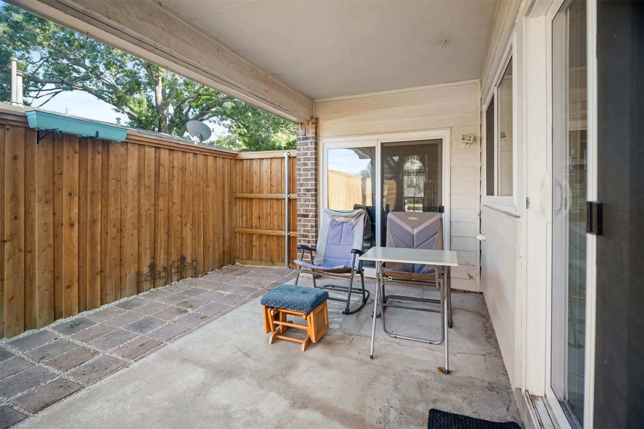 Single Family Residence For Sale in Collin County , 2209 Overglen Drive, Plano, Texas 75074, 3 Bedroom, 2 Bathroom, 2 Garage spaces, 1,444 Sqft, built in 1971, mls#21376845, Real Estate Agent in Plano, Homes For Sale in Collin county, Homes For Sale in Plano, Realtor in Plano Texas, Real Estate Brokerage Independent Realty Texas, Luminita Cordes Realtor