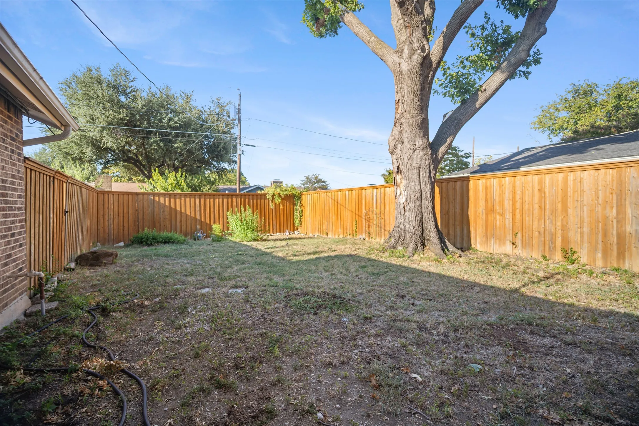 Single Family Residence For Sale in Collin County , 2209 Overglen Drive, Plano, Texas 75074, 3 Bedroom, 2 Bathroom, 2 Garage spaces, 1,444 Sqft, built in 1971, mls#21376845, Real Estate Agent in Plano, Homes For Sale in Collin county, Homes For Sale in Plano, Realtor in Plano Texas, Real Estate Brokerage Independent Realty Texas, Luminita Cordes Realtor