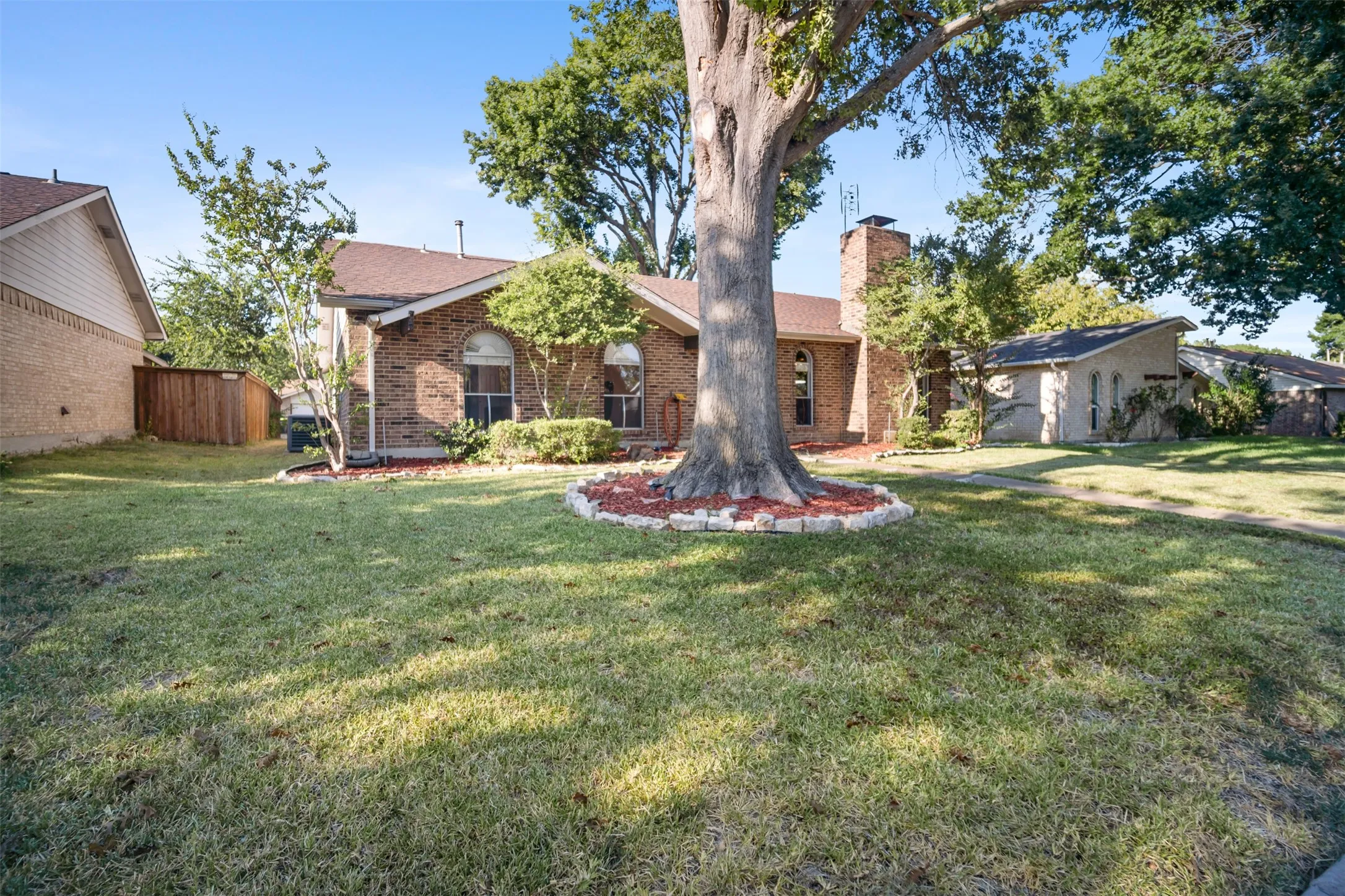 Single Family Residence For Sale in Collin County , 2209 Overglen Drive, Plano, Texas 75074, 3 Bedroom, 2 Bathroom, 2 Garage spaces, 1,444 Sqft, built in 1971, mls#21376845, Real Estate Agent in Plano, Homes For Sale in Collin county, Homes For Sale in Plano, Realtor in Plano Texas, Real Estate Brokerage Independent Realty Texas, Luminita Cordes Realtor