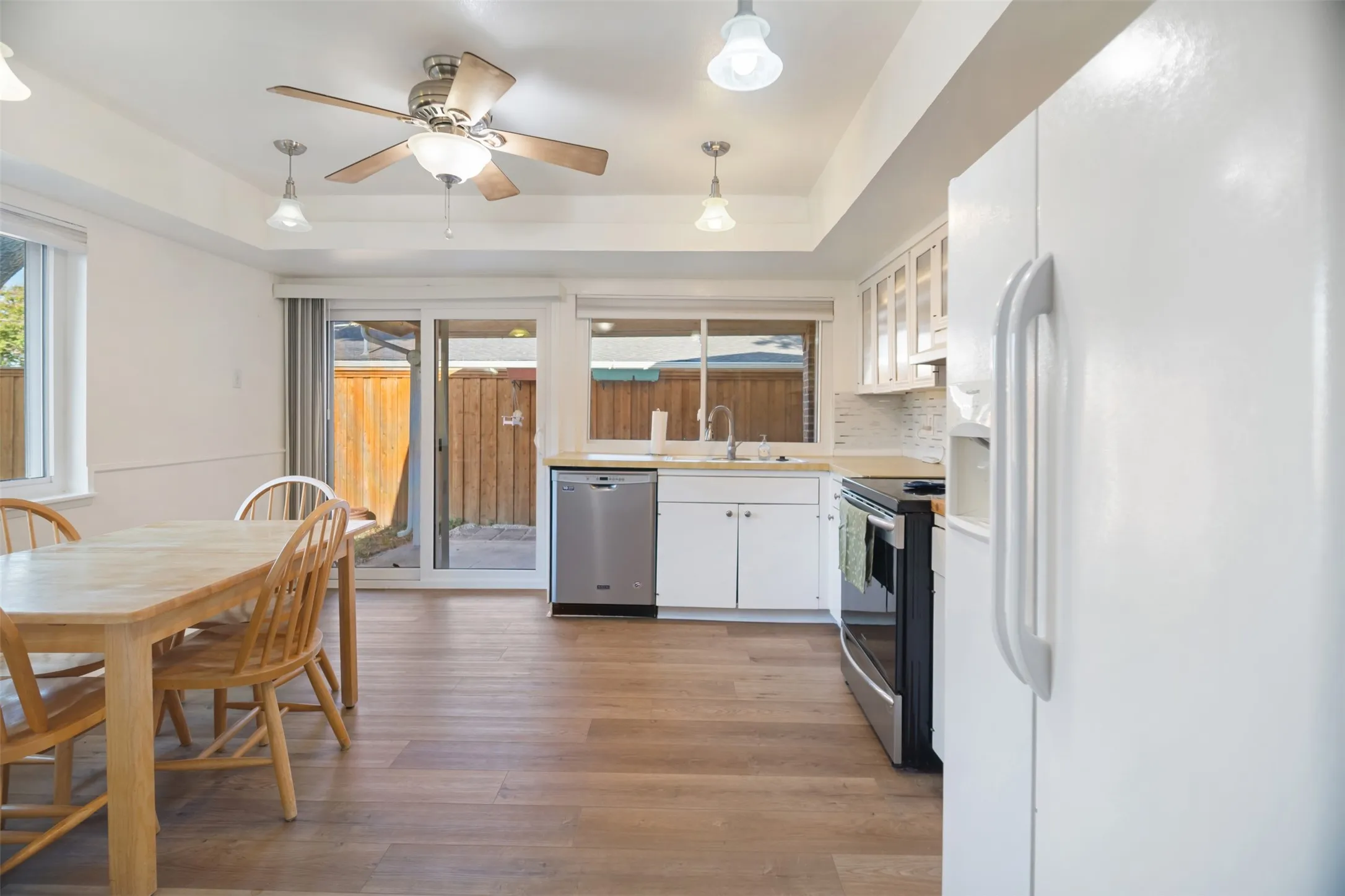 Single Family Residence For Sale in Collin County , 2209 Overglen Drive, Plano, Texas 75074, 3 Bedroom, 2 Bathroom, 2 Garage spaces, 1,444 Sqft, built in 1971, mls#21376845, Real Estate Agent in Plano, Homes For Sale in Collin county, Homes For Sale in Plano, Realtor in Plano Texas, Real Estate Brokerage Independent Realty Texas, Luminita Cordes Realtor