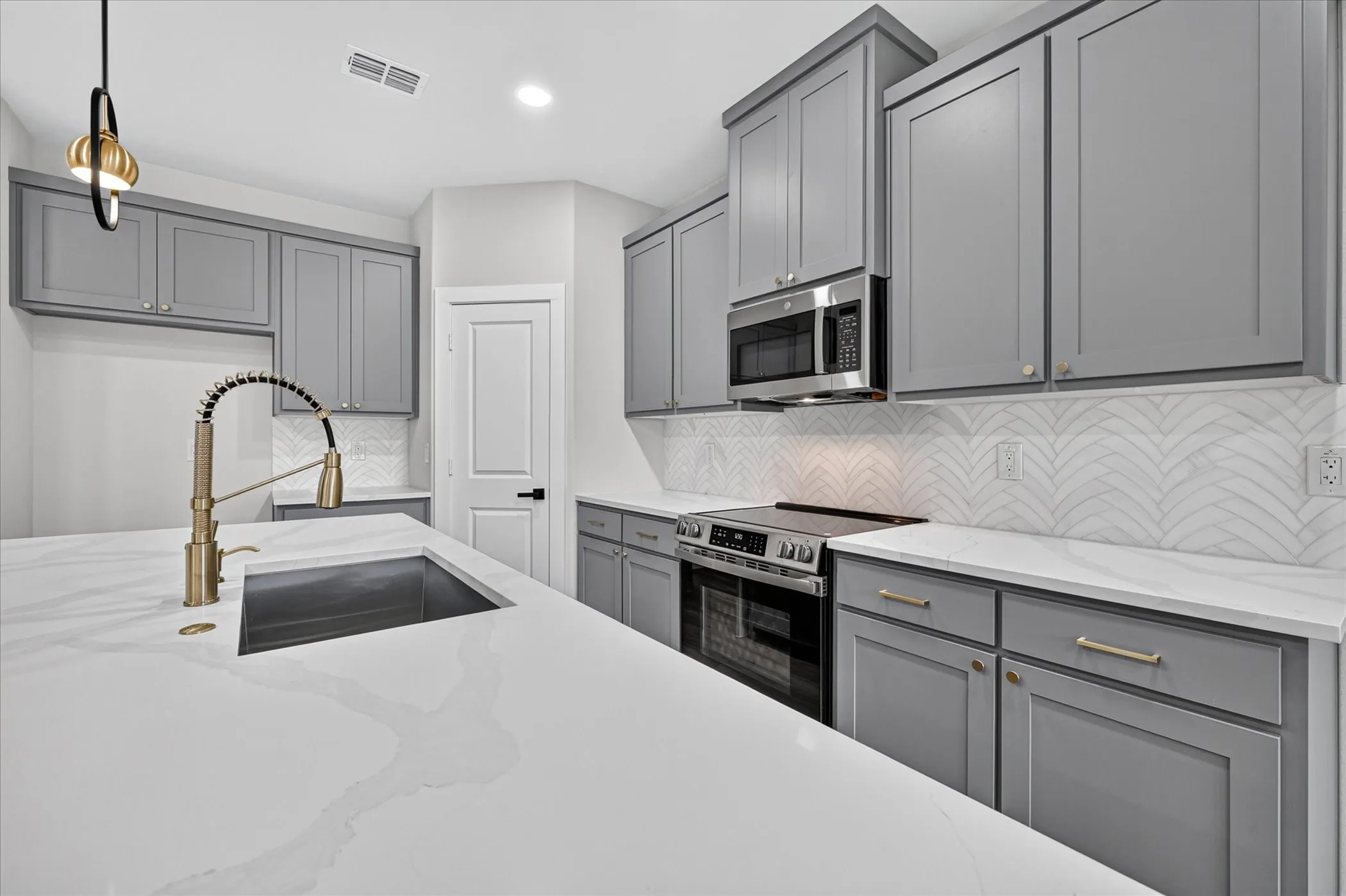 Single Family Residence For Sale in Denton County , 3057 Brandywine, Denton, Texas 76209, 3 Bedroom, 2 Bathroom, 2 Garage spaces, 1,450 Sqft, built in 2026, mls#21373809, Real Estate Agent in Denton, Homes For Sale in Denton county, Homes For Sale in Denton, Realtor in Denton Texas, Real Estate Brokerage Independent Realty Texas, Luminita Cordes Realtor