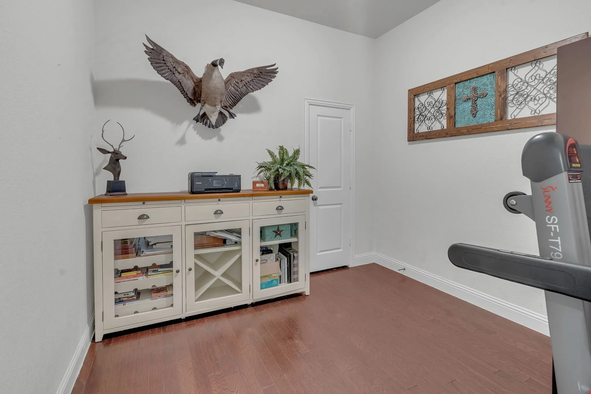 Single Family Residence For Sale in Ellis County , 203 Cambridge Street, Waxahachie, Texas 75165, 3 Bedroom, 2 Bathroom, 2 Garage spaces, 1,788 Sqft, built in 2015, mls#21376782, Real Estate Agent in Waxahachie, Homes For Sale in Ellis county, Homes For Sale in Waxahachie, Realtor in Waxahachie Texas, Real Estate Brokerage Independent Realty Texas, Luminita Cordes Realtor