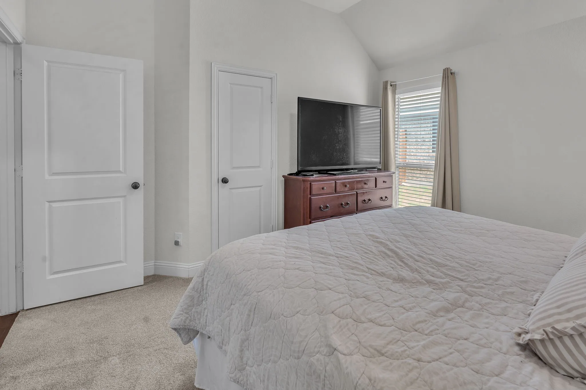 Single Family Residence For Sale in Ellis County , 203 Cambridge Street, Waxahachie, Texas 75165, 3 Bedroom, 2 Bathroom, 2 Garage spaces, 1,788 Sqft, built in 2015, mls#21376782, Real Estate Agent in Waxahachie, Homes For Sale in Ellis county, Homes For Sale in Waxahachie, Realtor in Waxahachie Texas, Real Estate Brokerage Independent Realty Texas, Luminita Cordes Realtor