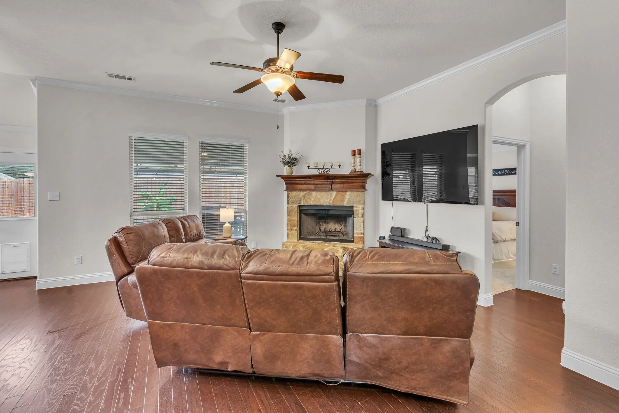 Single Family Residence For Sale in Ellis County , 203 Cambridge Street, Waxahachie, Texas 75165, 3 Bedroom, 2 Bathroom, 2 Garage spaces, 1,788 Sqft, built in 2015, mls#21376782, Real Estate Agent in Waxahachie, Homes For Sale in Ellis county, Homes For Sale in Waxahachie, Realtor in Waxahachie Texas, Real Estate Brokerage Independent Realty Texas, Luminita Cordes Realtor