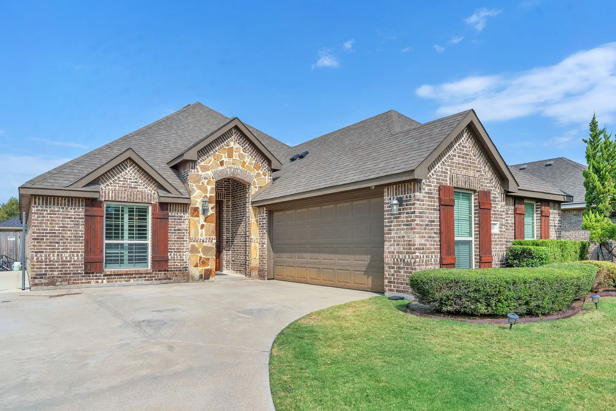 Single Family Residence For Sale in Ellis County , 203 Cambridge Street, Waxahachie, Texas 75165, 3 Bedroom, 2 Bathroom, 2 Garage spaces, 1,788 Sqft, built in 2015, mls#21376782, Real Estate Agent in Waxahachie, Homes For Sale in Ellis county, Homes For Sale in Waxahachie, Realtor in Waxahachie Texas, Real Estate Brokerage Independent Realty Texas, Luminita Cordes Realtor
