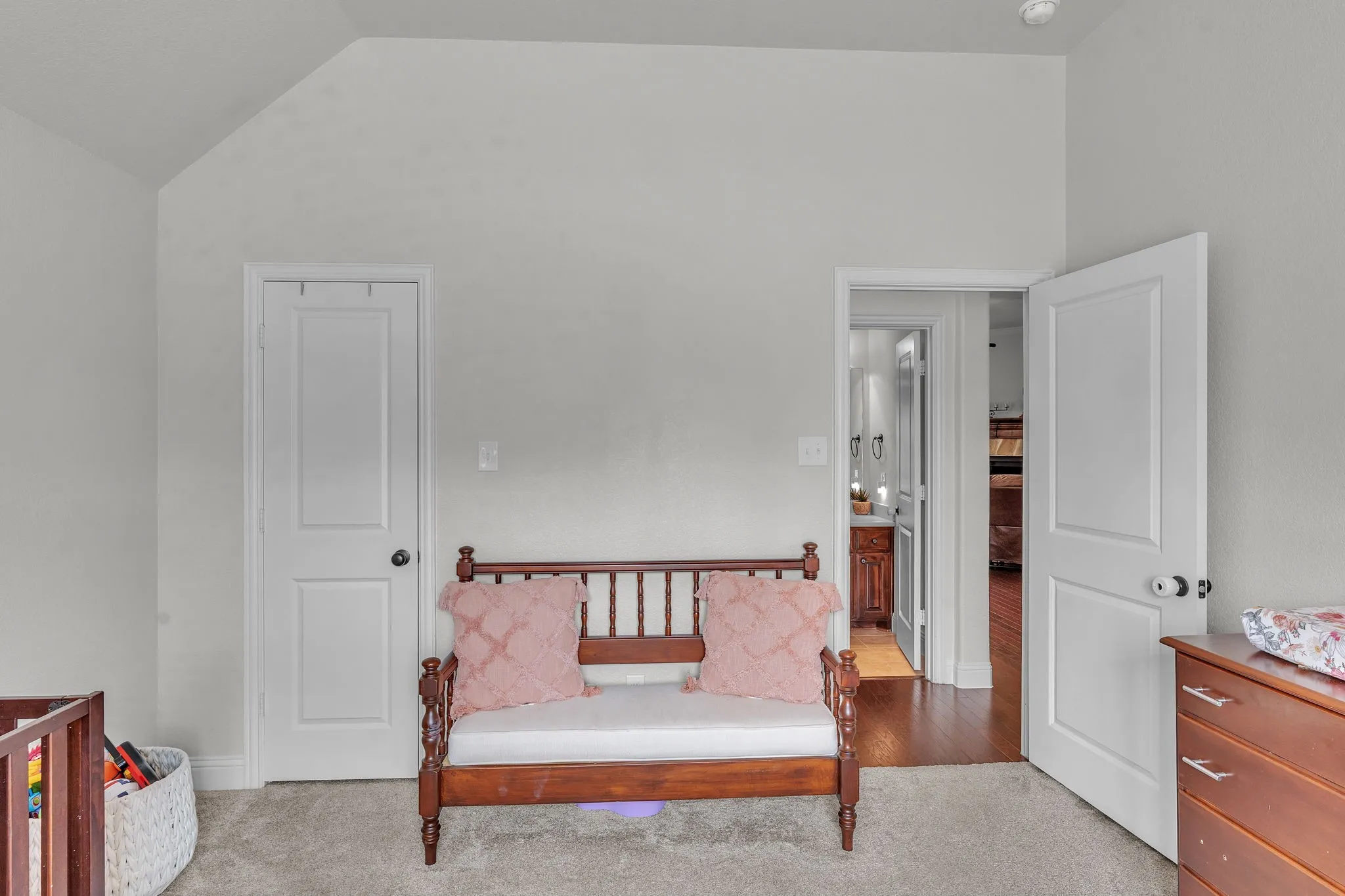 Single Family Residence For Sale in Ellis County , 203 Cambridge Street, Waxahachie, Texas 75165, 3 Bedroom, 2 Bathroom, 2 Garage spaces, 1,788 Sqft, built in 2015, mls#21376782, Real Estate Agent in Waxahachie, Homes For Sale in Ellis county, Homes For Sale in Waxahachie, Realtor in Waxahachie Texas, Real Estate Brokerage Independent Realty Texas, Luminita Cordes Realtor