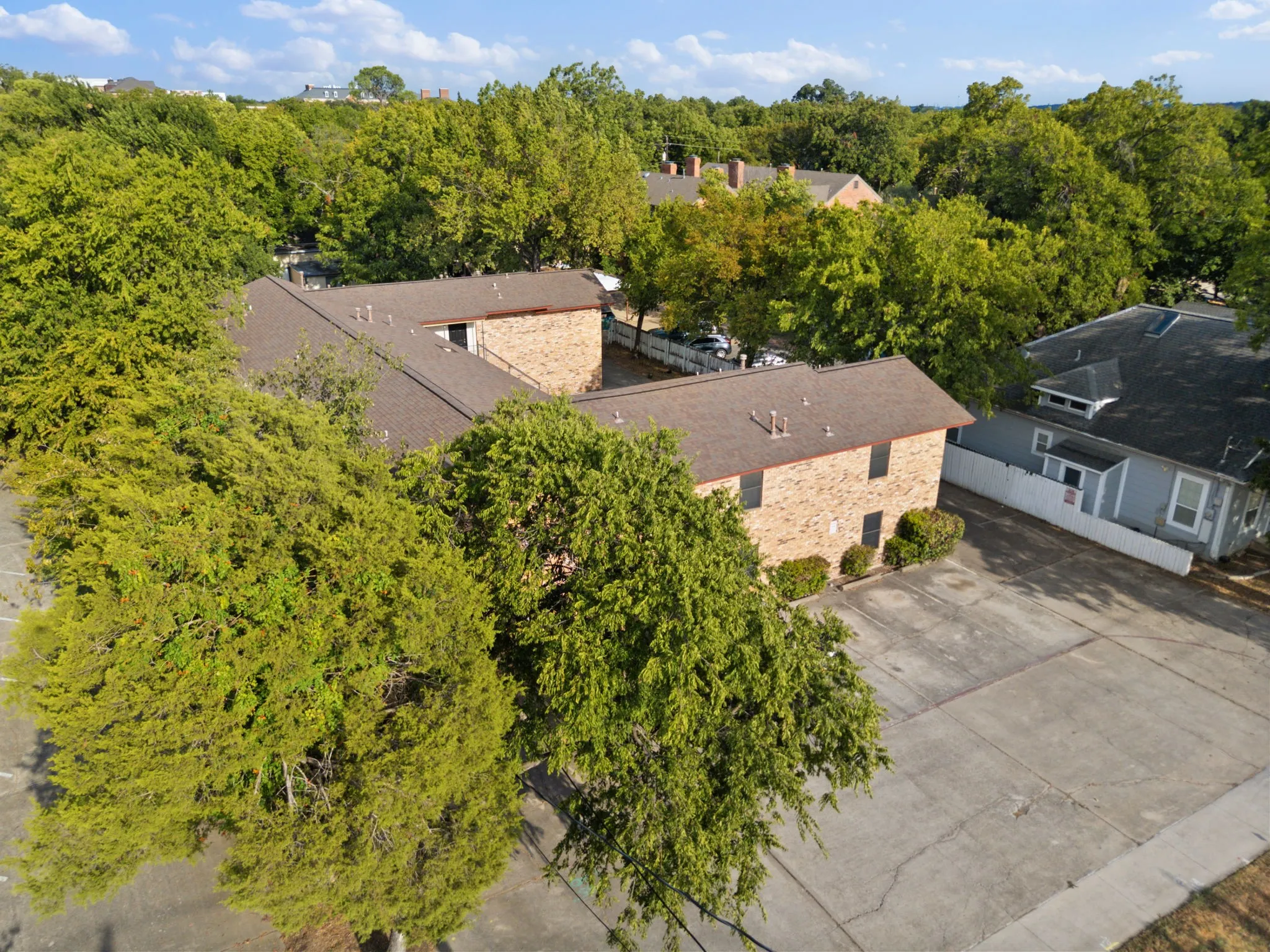 Single Family Residence For Rent in Denton County , 1108 N Elm Street 3, Denton, Texas 76201, 2 Bedroom, 1 Bathroom, Garage spaces, 850 Sqft, built in 1968, mls#21364378, Real Estate Agent in Denton, Homes For Rent in Denton county, Homes For Rent in Denton, Realtor in Denton Texas, Real Estate Brokerage Independent Realty Texas, Luminita Cordes Realtor