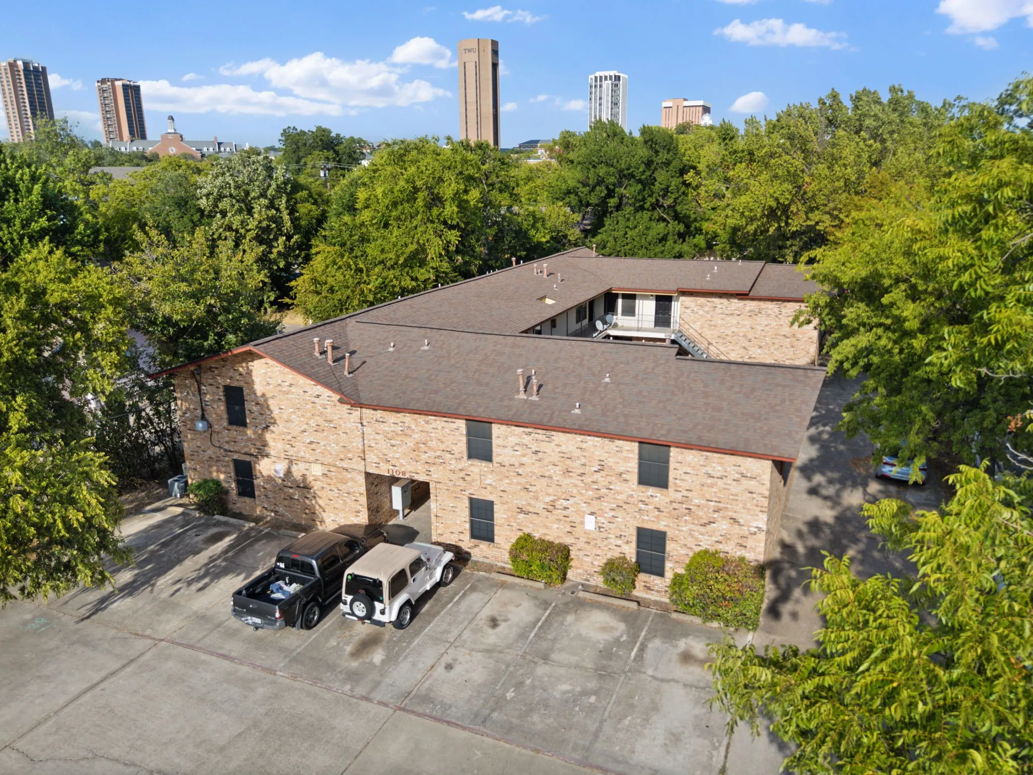 Single Family Residence For Rent in Denton County , 1108 N Elm Street 3, Denton, Texas 76201, 2 Bedroom, 1 Bathroom, Garage spaces, 850 Sqft, built in 1968, mls#21364378, Real Estate Agent in Denton, Homes For Rent in Denton county, Homes For Rent in Denton, Realtor in Denton Texas, Real Estate Brokerage Independent Realty Texas, Luminita Cordes Realtor