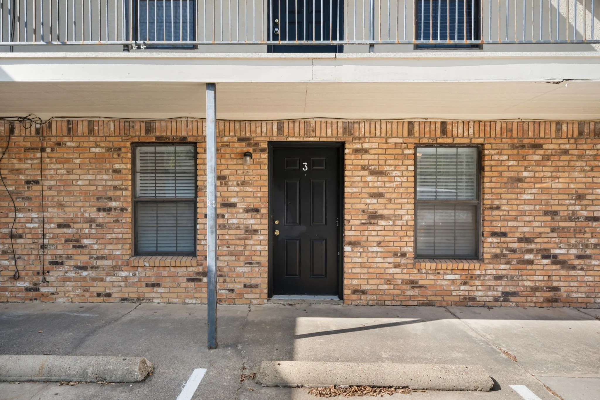 Single Family Residence For Rent in Denton County , 1108 N Elm Street 3, Denton, Texas 76201, 2 Bedroom, 1 Bathroom, Garage spaces, 850 Sqft, built in 1968, mls#21364378, Real Estate Agent in Denton, Homes For Rent in Denton county, Homes For Rent in Denton, Realtor in Denton Texas, Real Estate Brokerage Independent Realty Texas, Luminita Cordes Realtor