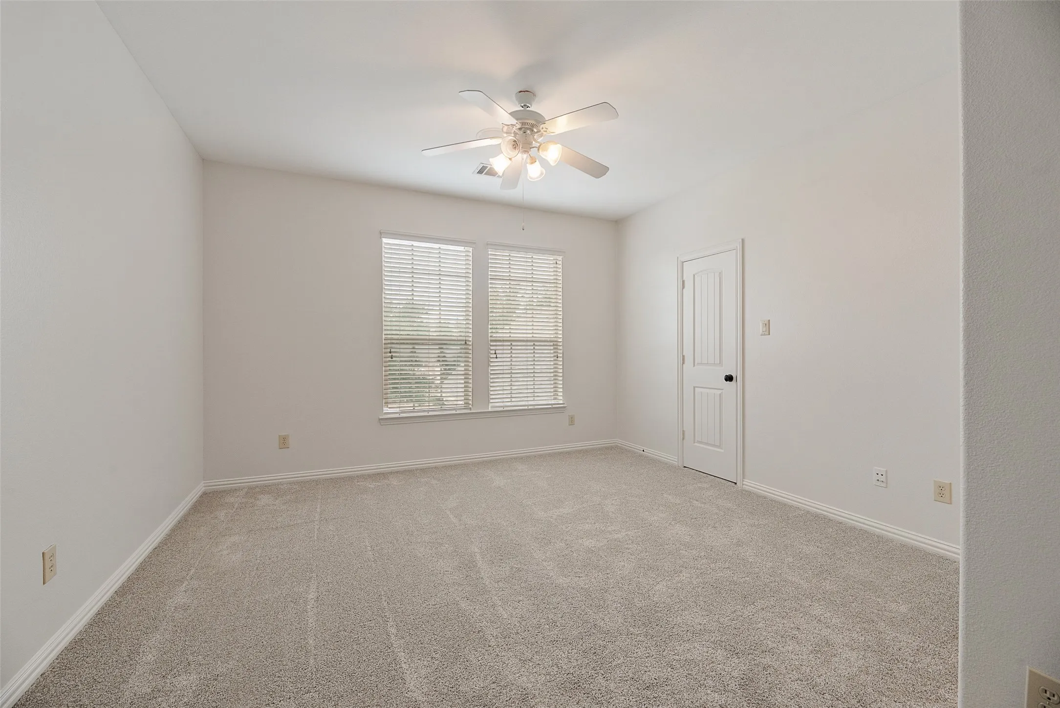 Single Family Residence For Sale in Tarrant County , 409 Silverado Trail, Keller, Texas 76248, 4 Bedroom, 5 Bathroom, 2 Garage spaces, 5,153 Sqft, built in 2007, mls#21374744, Real Estate Agent in Keller, Homes For Sale in Tarrant county, Homes For Sale in Keller, Realtor in Keller Texas, Real Estate Brokerage Independent Realty Texas, Luminita Cordes Realtor