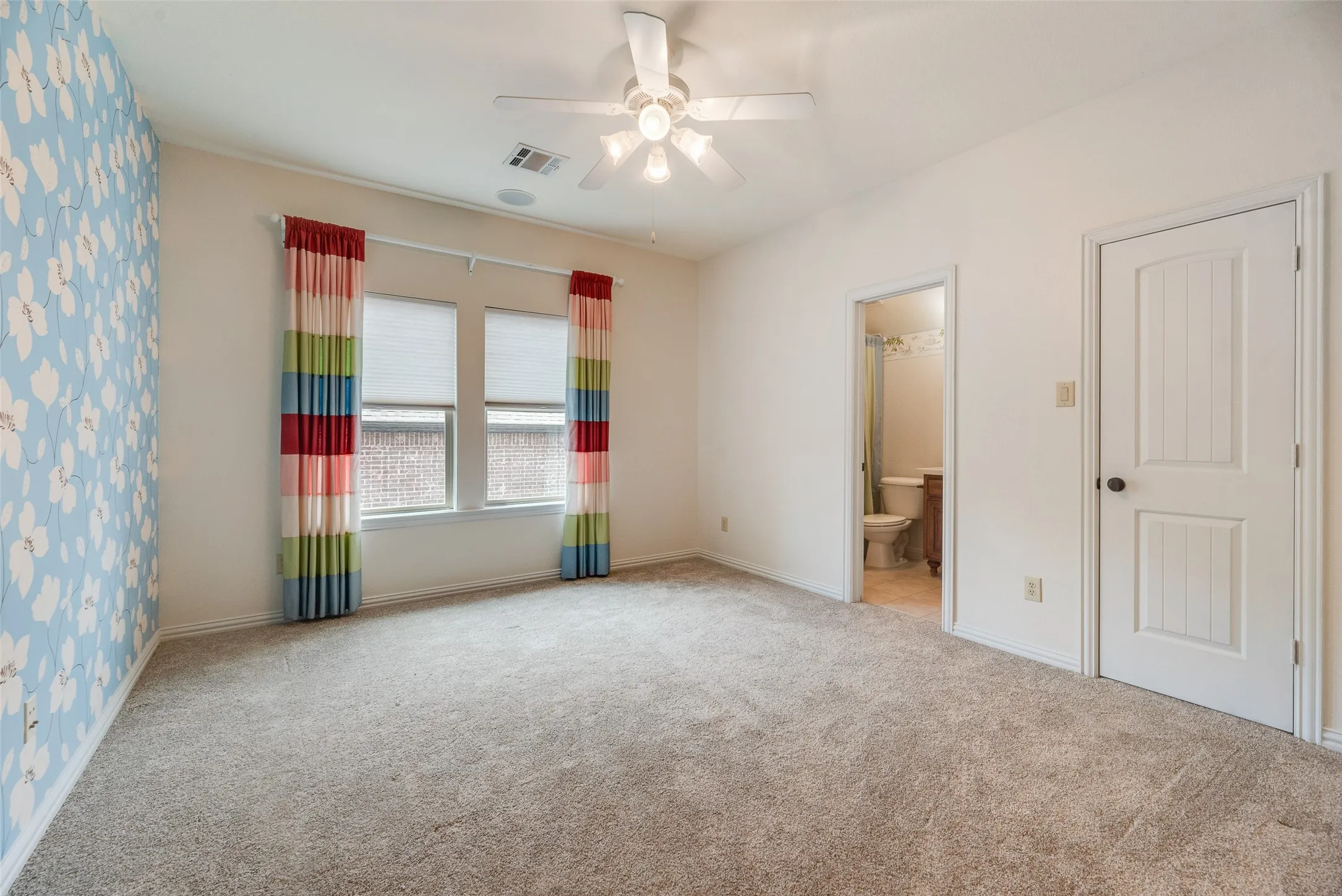 Single Family Residence For Sale in Tarrant County , 409 Silverado Trail, Keller, Texas 76248, 4 Bedroom, 5 Bathroom, 2 Garage spaces, 5,153 Sqft, built in 2007, mls#21374744, Real Estate Agent in Keller, Homes For Sale in Tarrant county, Homes For Sale in Keller, Realtor in Keller Texas, Real Estate Brokerage Independent Realty Texas, Luminita Cordes Realtor