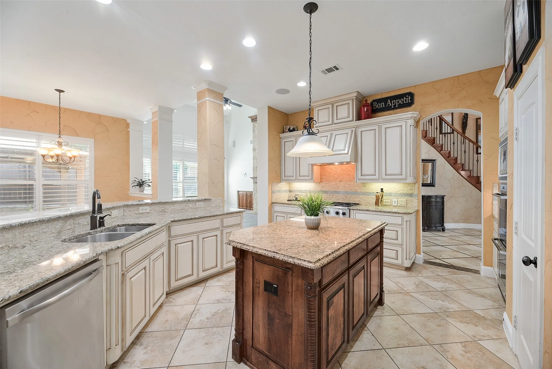Single Family Residence For Sale in Tarrant County , 409 Silverado Trail, Keller, Texas 76248, 4 Bedroom, 5 Bathroom, 2 Garage spaces, 5,153 Sqft, built in 2007, mls#21374744, Real Estate Agent in Keller, Homes For Sale in Tarrant county, Homes For Sale in Keller, Realtor in Keller Texas, Real Estate Brokerage Independent Realty Texas, Luminita Cordes Realtor