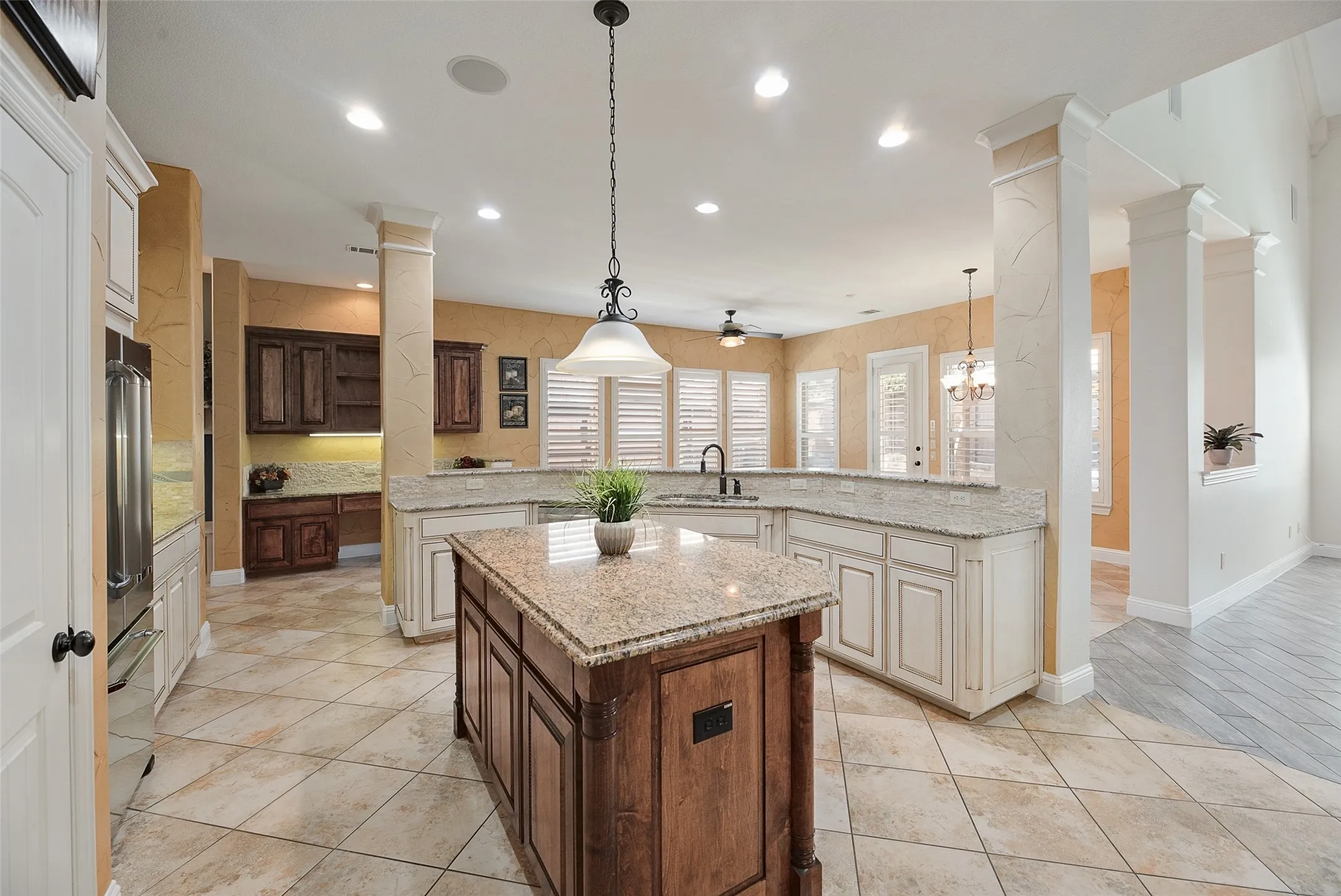 Single Family Residence For Sale in Tarrant County , 409 Silverado Trail, Keller, Texas 76248, 4 Bedroom, 5 Bathroom, 2 Garage spaces, 5,153 Sqft, built in 2007, mls#21374744, Real Estate Agent in Keller, Homes For Sale in Tarrant county, Homes For Sale in Keller, Realtor in Keller Texas, Real Estate Brokerage Independent Realty Texas, Luminita Cordes Realtor