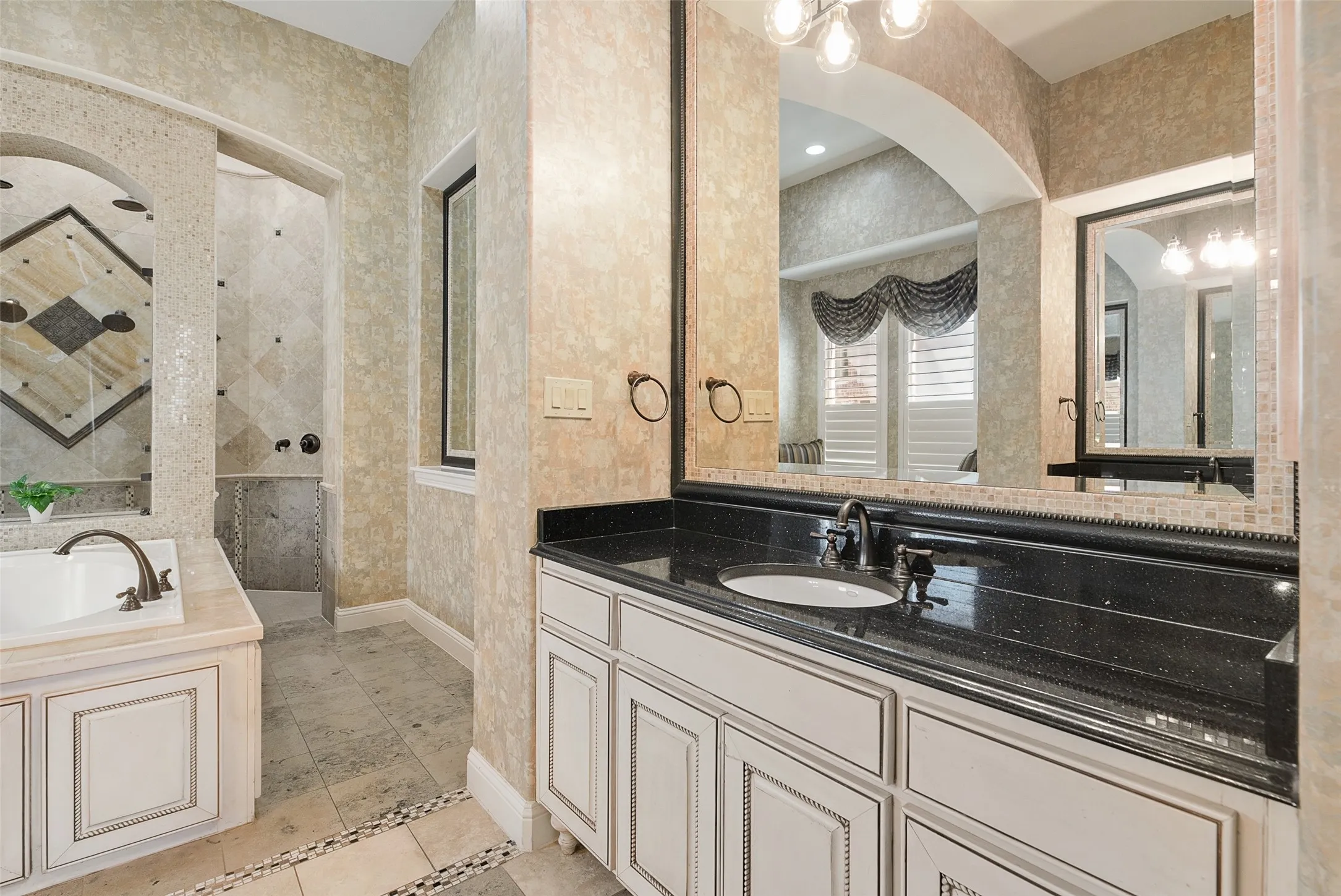 Single Family Residence For Sale in Tarrant County , 409 Silverado Trail, Keller, Texas 76248, 4 Bedroom, 5 Bathroom, 2 Garage spaces, 5,153 Sqft, built in 2007, mls#21374744, Real Estate Agent in Keller, Homes For Sale in Tarrant county, Homes For Sale in Keller, Realtor in Keller Texas, Real Estate Brokerage Independent Realty Texas, Luminita Cordes Realtor