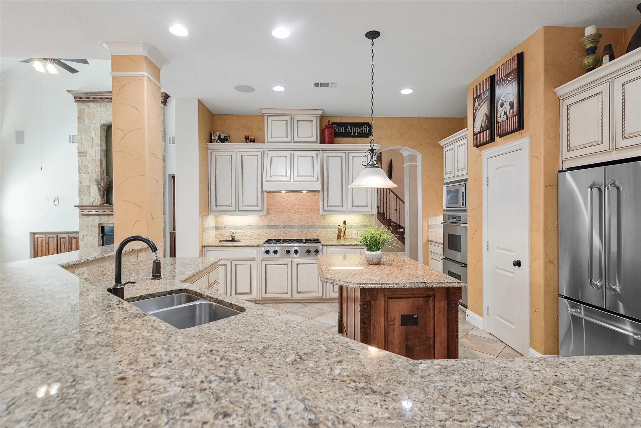 Single Family Residence For Sale in Tarrant County , 409 Silverado Trail, Keller, Texas 76248, 4 Bedroom, 5 Bathroom, 2 Garage spaces, 5,153 Sqft, built in 2007, mls#21374744, Real Estate Agent in Keller, Homes For Sale in Tarrant county, Homes For Sale in Keller, Realtor in Keller Texas, Real Estate Brokerage Independent Realty Texas, Luminita Cordes Realtor