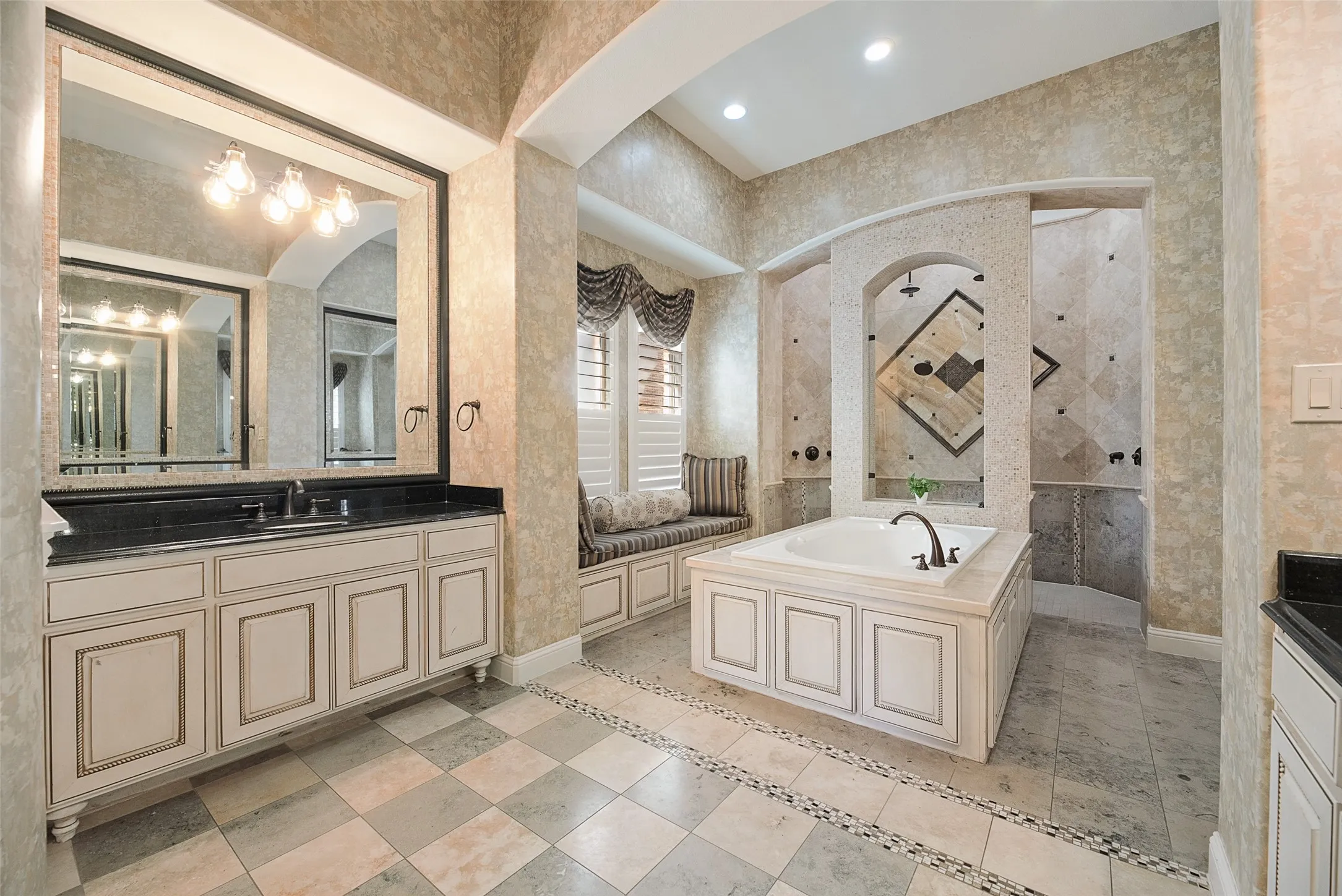 Single Family Residence For Sale in Tarrant County , 409 Silverado Trail, Keller, Texas 76248, 4 Bedroom, 5 Bathroom, 2 Garage spaces, 5,153 Sqft, built in 2007, mls#21374744, Real Estate Agent in Keller, Homes For Sale in Tarrant county, Homes For Sale in Keller, Realtor in Keller Texas, Real Estate Brokerage Independent Realty Texas, Luminita Cordes Realtor