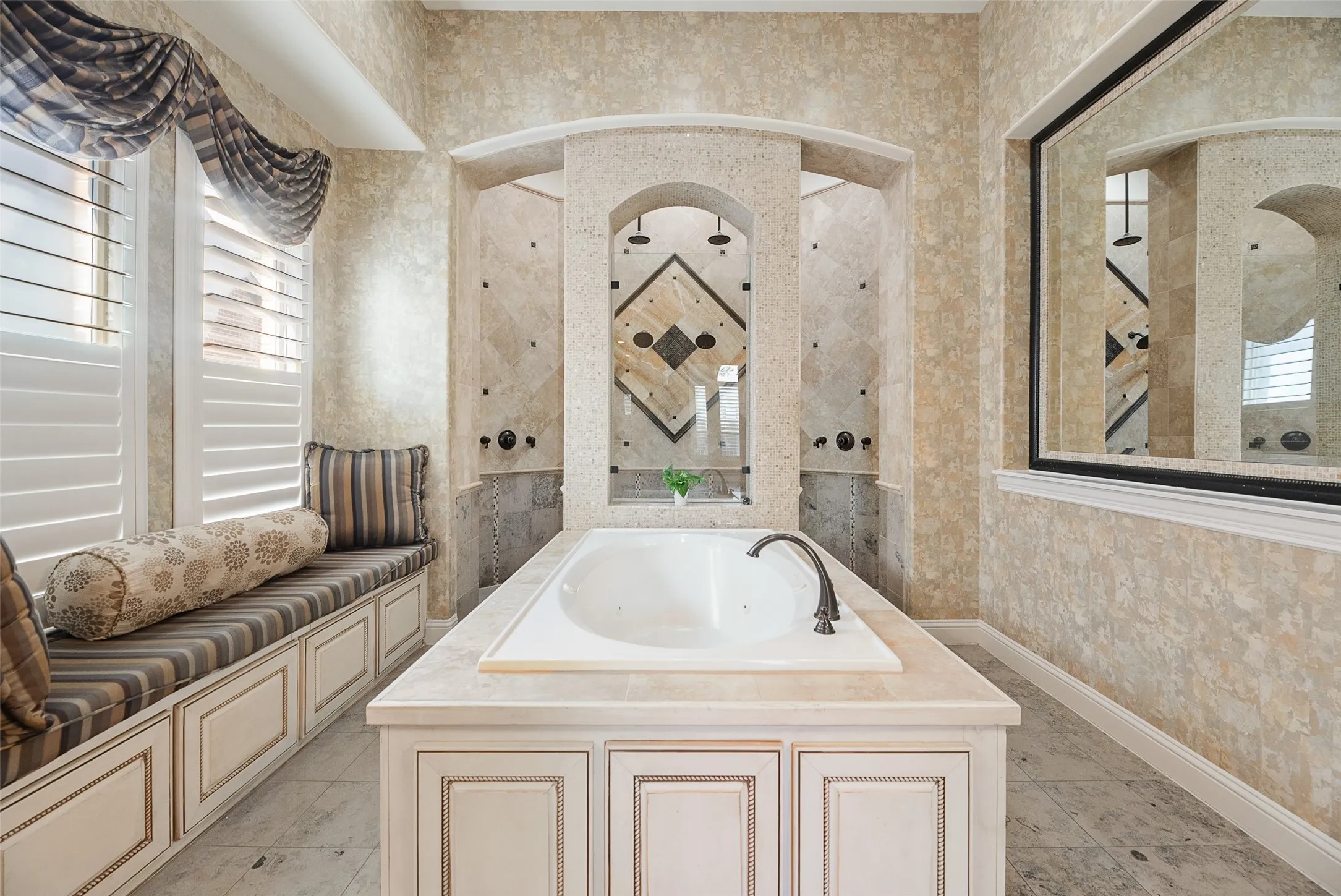 Single Family Residence For Sale in Tarrant County , 409 Silverado Trail, Keller, Texas 76248, 4 Bedroom, 5 Bathroom, 2 Garage spaces, 5,153 Sqft, built in 2007, mls#21374744, Real Estate Agent in Keller, Homes For Sale in Tarrant county, Homes For Sale in Keller, Realtor in Keller Texas, Real Estate Brokerage Independent Realty Texas, Luminita Cordes Realtor