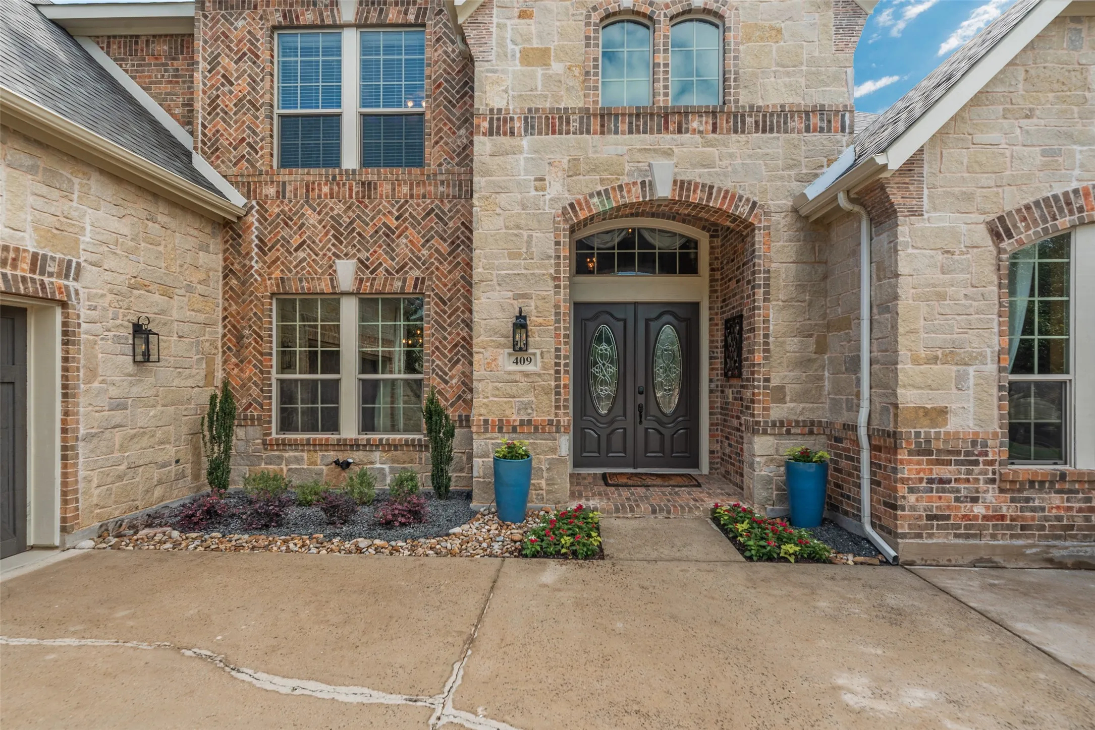 Single Family Residence For Sale in Tarrant County , 409 Silverado Trail, Keller, Texas 76248, 4 Bedroom, 5 Bathroom, 2 Garage spaces, 5,153 Sqft, built in 2007, mls#21374744, Real Estate Agent in Keller, Homes For Sale in Tarrant county, Homes For Sale in Keller, Realtor in Keller Texas, Real Estate Brokerage Independent Realty Texas, Luminita Cordes Realtor