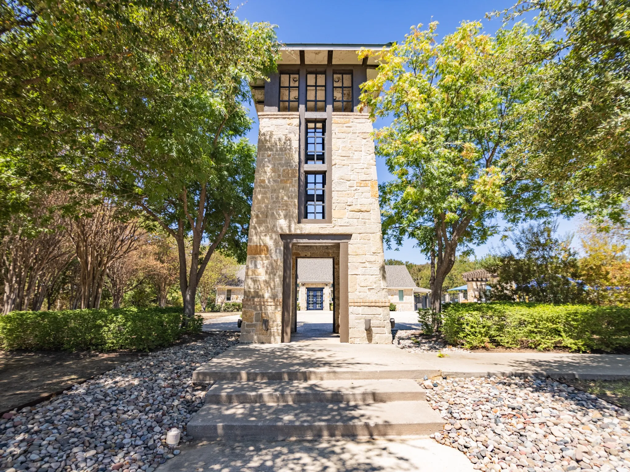 Single Family Residence For Sale in Denton County , 839 Lake Forest Trail, Little Elm, Texas 75068, 3 Bedroom, 2 Bathroom, 2 Garage spaces, 2,102 Sqft, built in 2010, mls#21374973, Real Estate Agent in Little Elm, Homes For Sale in Denton county, Homes For Sale in Little Elm, Realtor in Little Elm Texas, Real Estate Brokerage Independent Realty Texas, Luminita Cordes Realtor