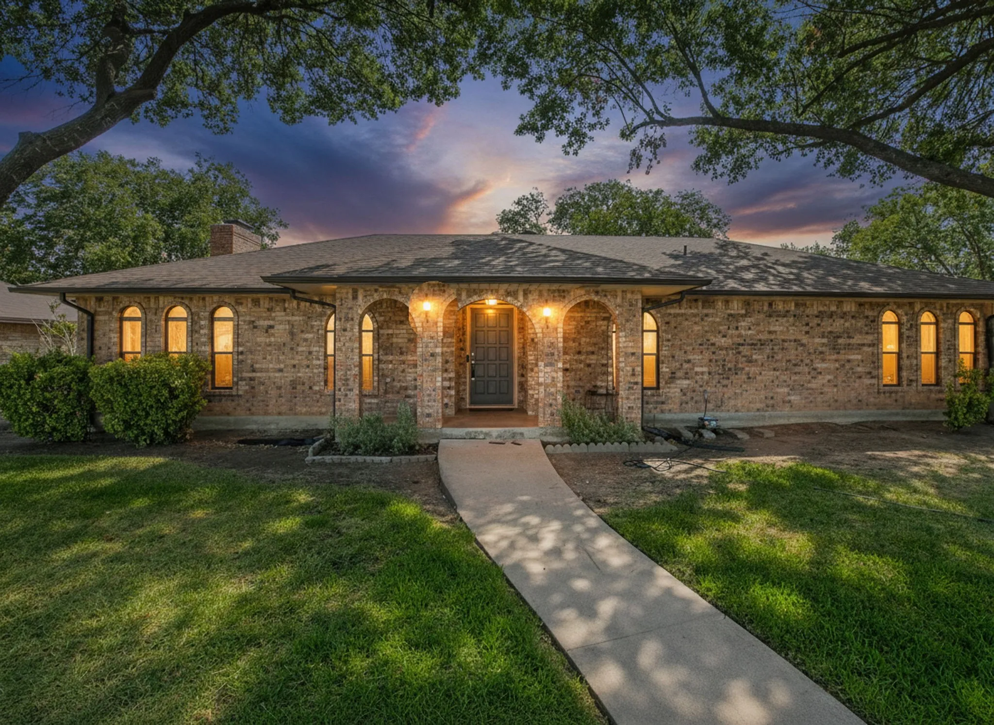 Single Family Residence For Sale in Dallas County , 528 Edmonds Way, De Soto, Texas 75115, 3 Bedroom, 2 Bathroom, 2 Garage spaces, 1,786 Sqft, built in 1978, mls#21376537, Real Estate Agent in De Soto, Homes For Sale in Dallas county, Homes For Sale in De Soto, Realtor in De Soto Texas, Real Estate Brokerage Independent Realty Texas, Luminita Cordes Realtor
