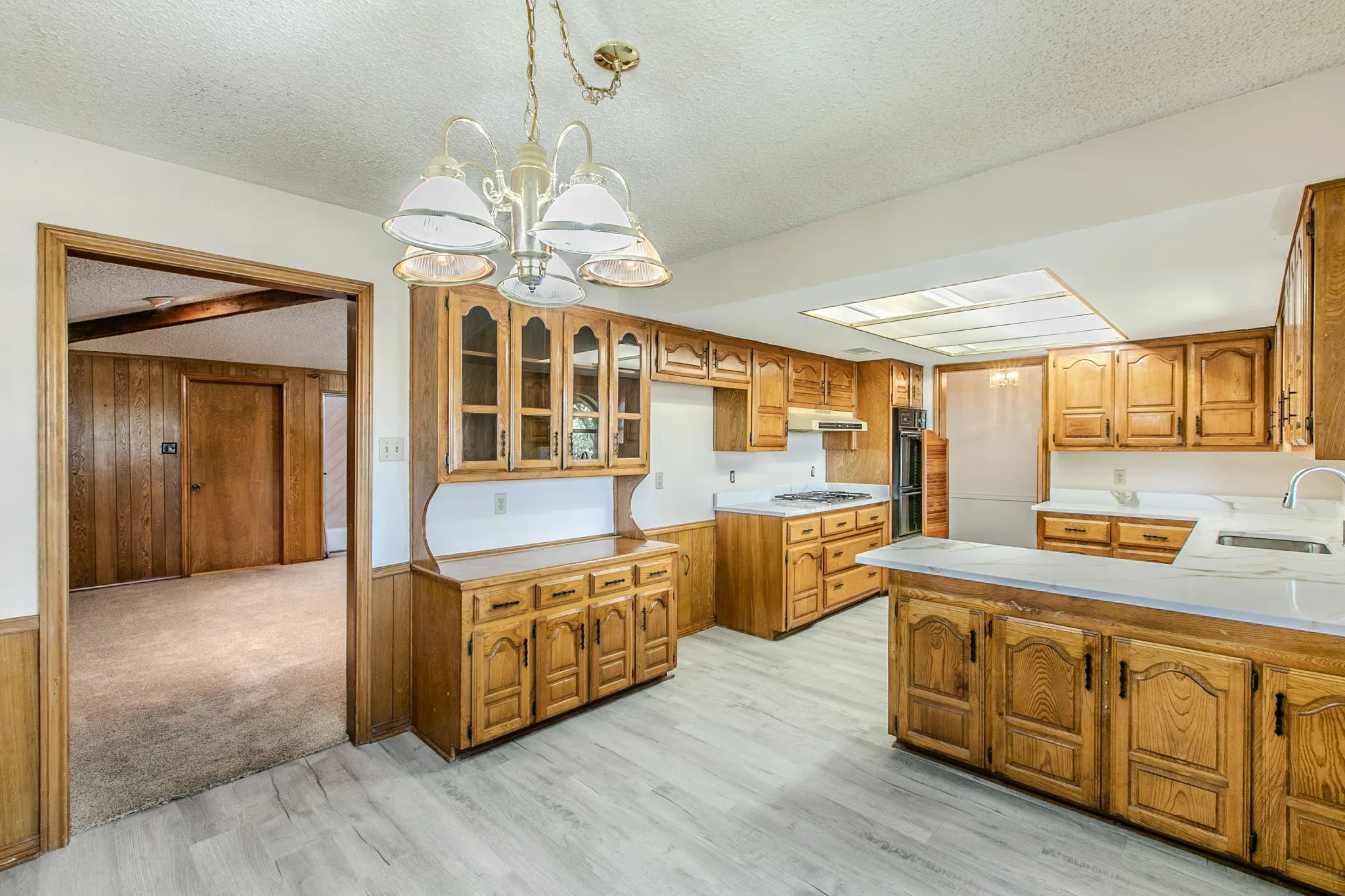 Single Family Residence For Sale in Dallas County , 528 Edmonds Way, De Soto, Texas 75115, 3 Bedroom, 2 Bathroom, 2 Garage spaces, 1,786 Sqft, built in 1978, mls#21376537, Real Estate Agent in De Soto, Homes For Sale in Dallas county, Homes For Sale in De Soto, Realtor in De Soto Texas, Real Estate Brokerage Independent Realty Texas, Luminita Cordes Realtor