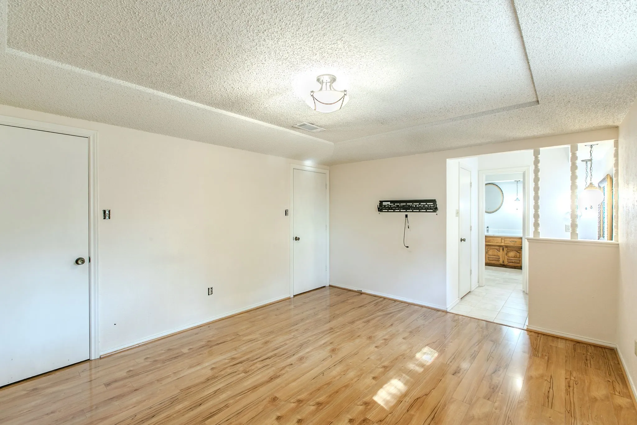Single Family Residence For Sale in Dallas County , 528 Edmonds Way, De Soto, Texas 75115, 3 Bedroom, 2 Bathroom, 2 Garage spaces, 1,786 Sqft, built in 1978, mls#21376537, Real Estate Agent in De Soto, Homes For Sale in Dallas county, Homes For Sale in De Soto, Realtor in De Soto Texas, Real Estate Brokerage Independent Realty Texas, Luminita Cordes Realtor