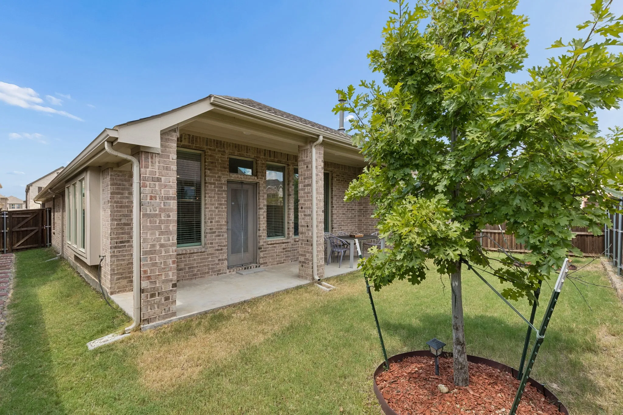 Single Family Residence For Sale in Denton County , 2003 Creekvista Drive, Lewisville, Texas 75056, 4 Bedroom, 3 Bathroom, 2 Garage spaces, 2,371 Sqft, built in 2021, mls#21374993, Real Estate Agent in Lewisville, Homes For Sale in Denton county, Homes For Sale in Lewisville, Realtor in Lewisville Texas, Real Estate Brokerage Independent Realty Texas, Luminita Cordes Realtor