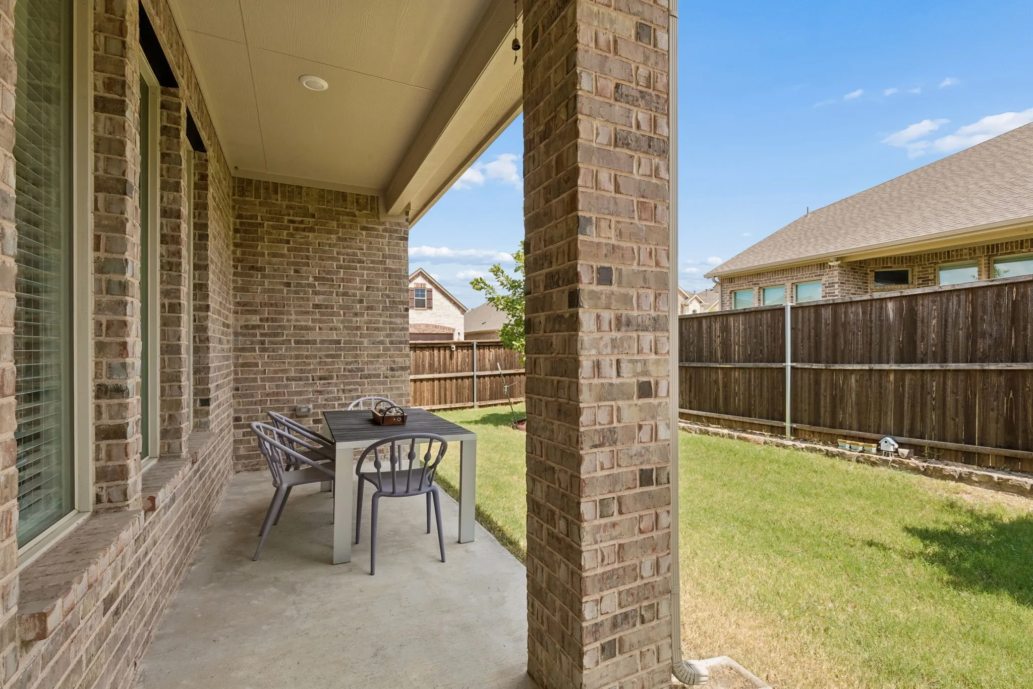 Single Family Residence For Sale in Denton County , 2003 Creekvista Drive, Lewisville, Texas 75056, 4 Bedroom, 3 Bathroom, 2 Garage spaces, 2,371 Sqft, built in 2021, mls#21374993, Real Estate Agent in Lewisville, Homes For Sale in Denton county, Homes For Sale in Lewisville, Realtor in Lewisville Texas, Real Estate Brokerage Independent Realty Texas, Luminita Cordes Realtor