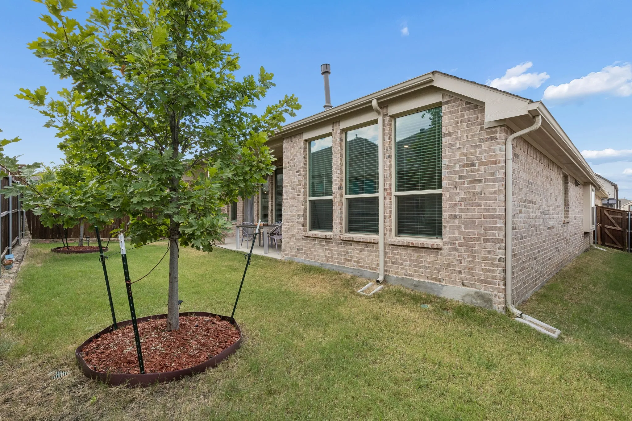 Single Family Residence For Sale in Denton County , 2003 Creekvista Drive, Lewisville, Texas 75056, 4 Bedroom, 3 Bathroom, 2 Garage spaces, 2,371 Sqft, built in 2021, mls#21374993, Real Estate Agent in Lewisville, Homes For Sale in Denton county, Homes For Sale in Lewisville, Realtor in Lewisville Texas, Real Estate Brokerage Independent Realty Texas, Luminita Cordes Realtor