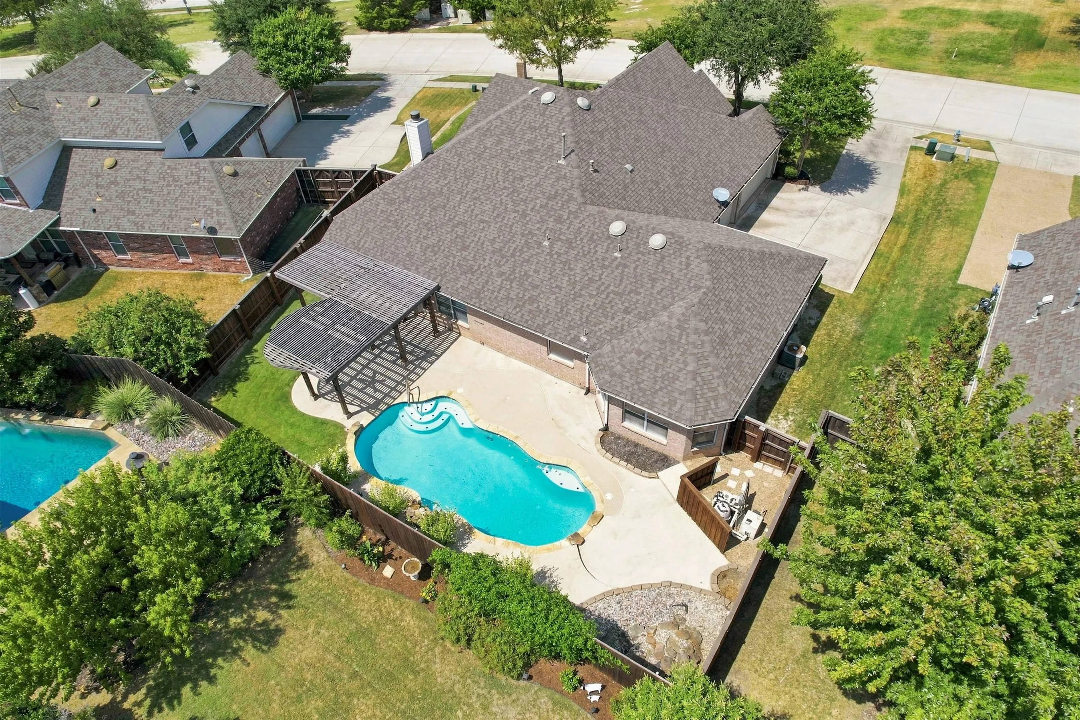 Single Family Residence For Sale in Collin County , 1220 Cedar Lake Drive, Prosper, Texas 75078, 4 Bedroom, 2 Bathroom, 3 Garage spaces, 2,818 Sqft, built in 2005, mls#21371089, Real Estate Agent in Prosper, Homes For Sale in Collin county, Homes For Sale in Prosper, Realtor in Prosper Texas, Real Estate Brokerage Independent Realty Texas, Luminita Cordes Realtor