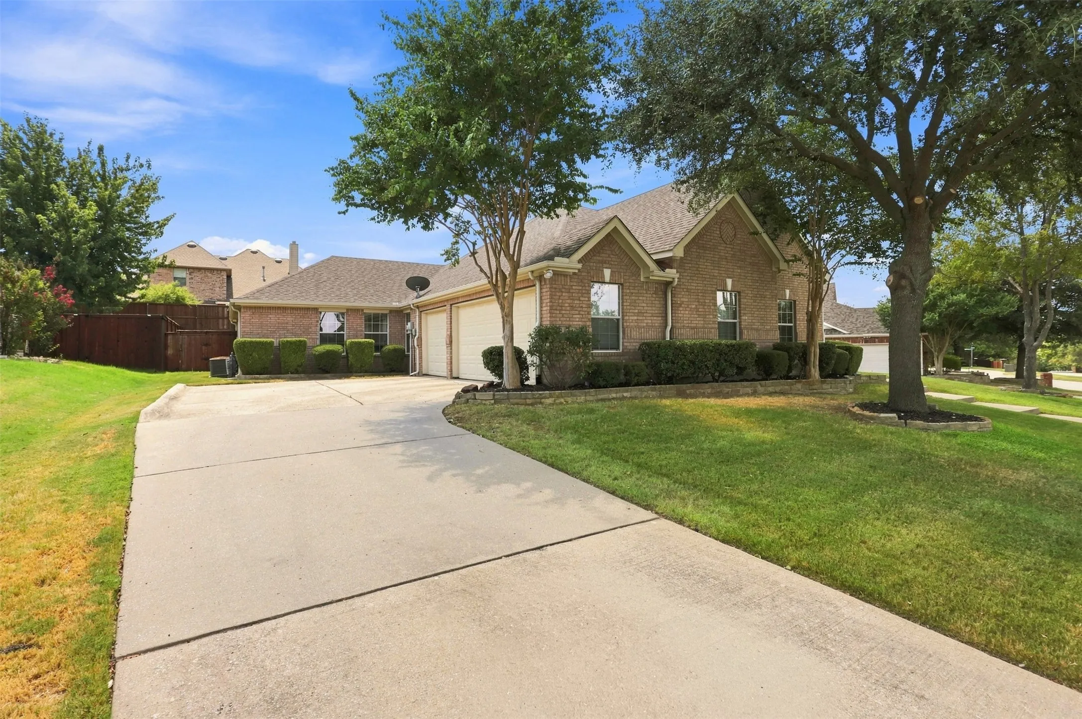Single Family Residence For Sale in Collin County , 1220 Cedar Lake Drive, Prosper, Texas 75078, 4 Bedroom, 2 Bathroom, 3 Garage spaces, 2,818 Sqft, built in 2005, mls#21371089, Real Estate Agent in Prosper, Homes For Sale in Collin county, Homes For Sale in Prosper, Realtor in Prosper Texas, Real Estate Brokerage Independent Realty Texas, Luminita Cordes Realtor