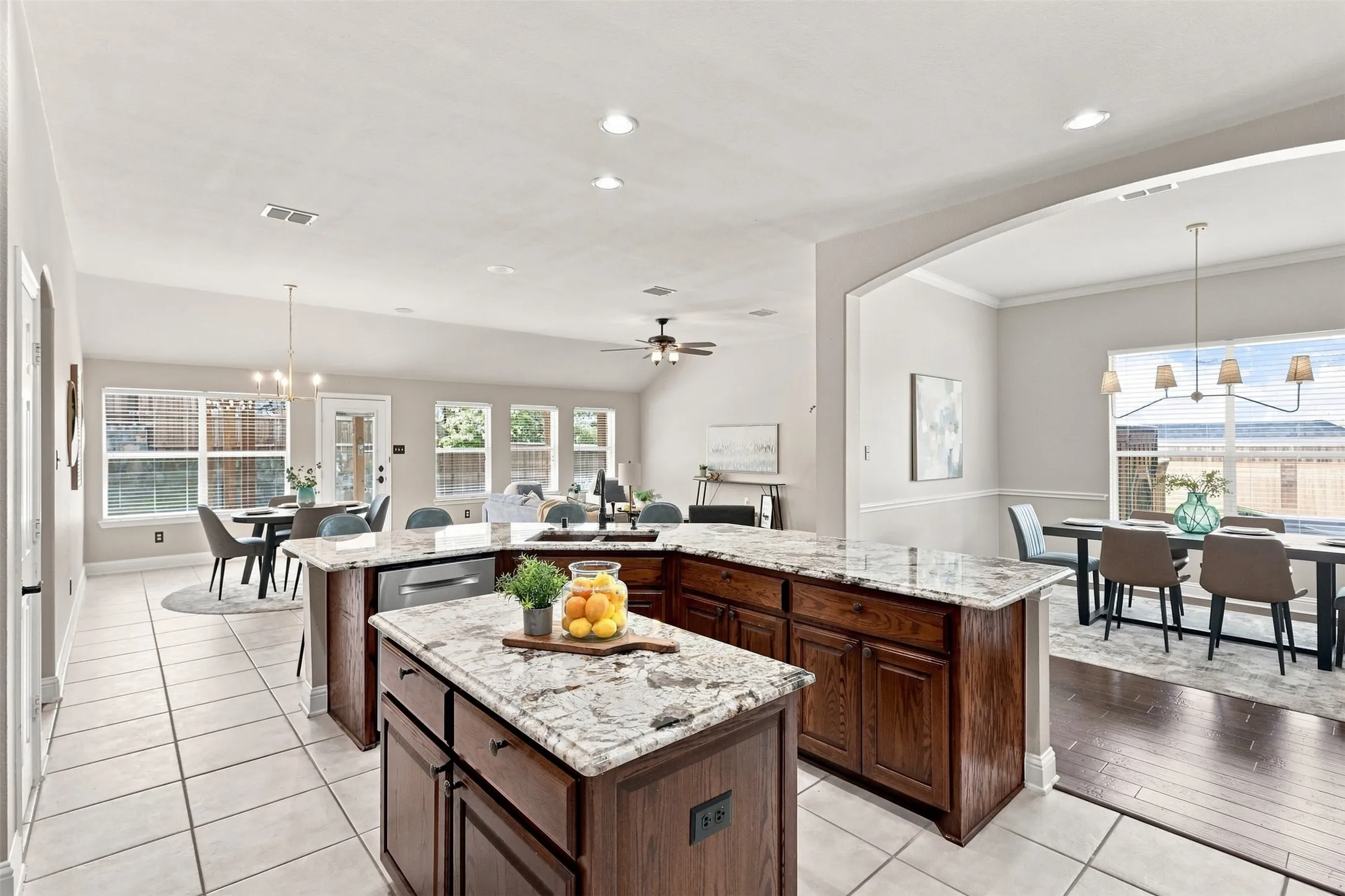 Single Family Residence For Sale in Collin County , 1220 Cedar Lake Drive, Prosper, Texas 75078, 4 Bedroom, 2 Bathroom, 3 Garage spaces, 2,818 Sqft, built in 2005, mls#21371089, Real Estate Agent in Prosper, Homes For Sale in Collin county, Homes For Sale in Prosper, Realtor in Prosper Texas, Real Estate Brokerage Independent Realty Texas, Luminita Cordes Realtor